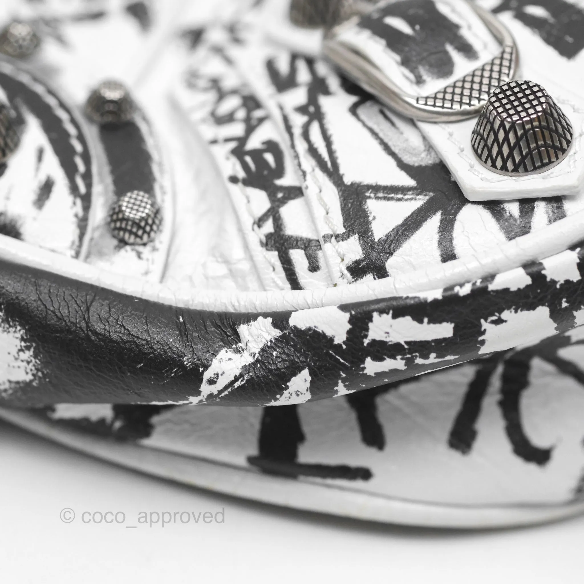 Balenciaga XS Graffiti Le Cagole Shoulder Bag White Black