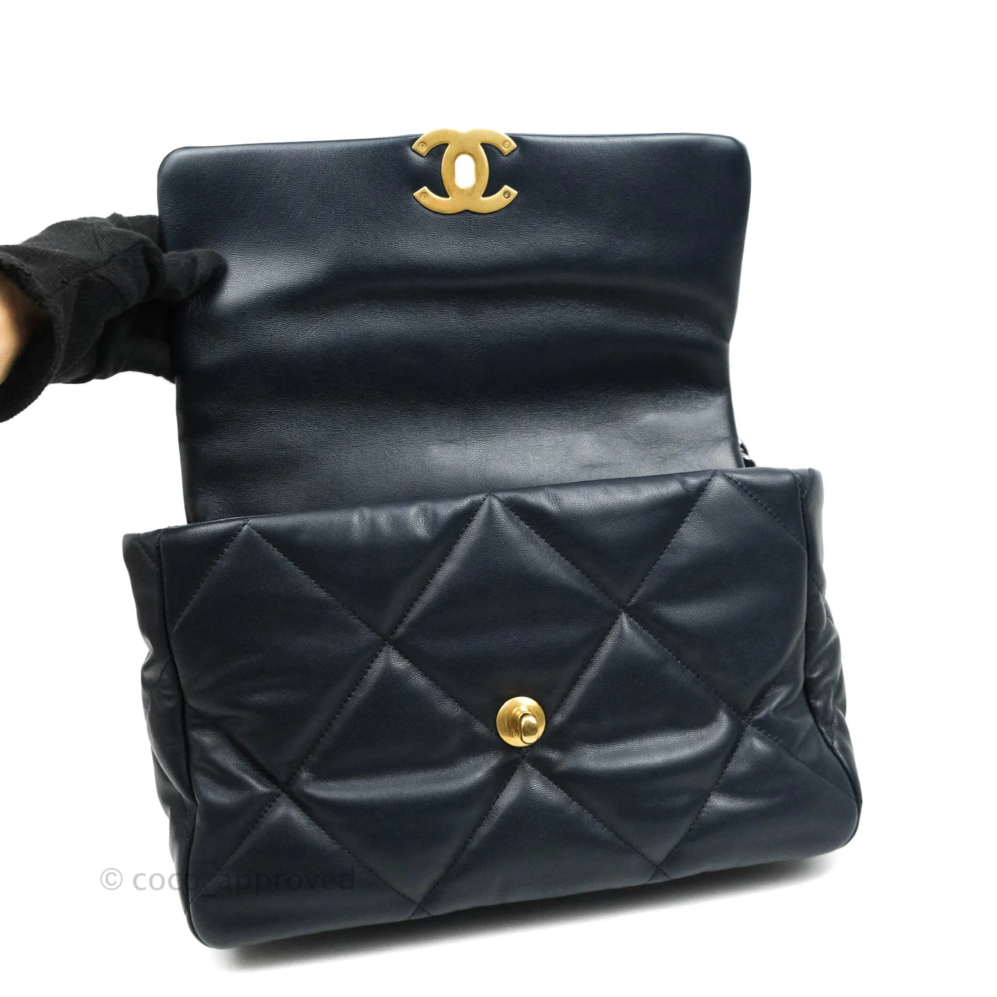 Chanel 19 Medium Navy Goatskin Mixed Hardware 20A