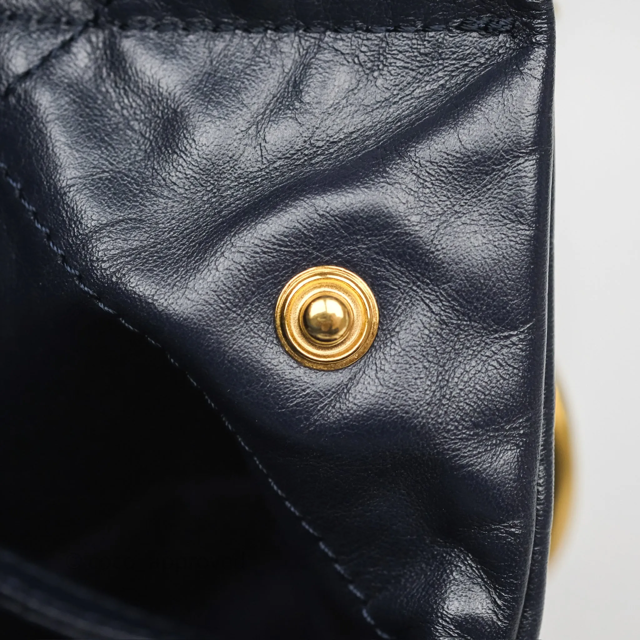 Chanel 22 Medium Navy Shiny Calfskin Aged Gold Hardware