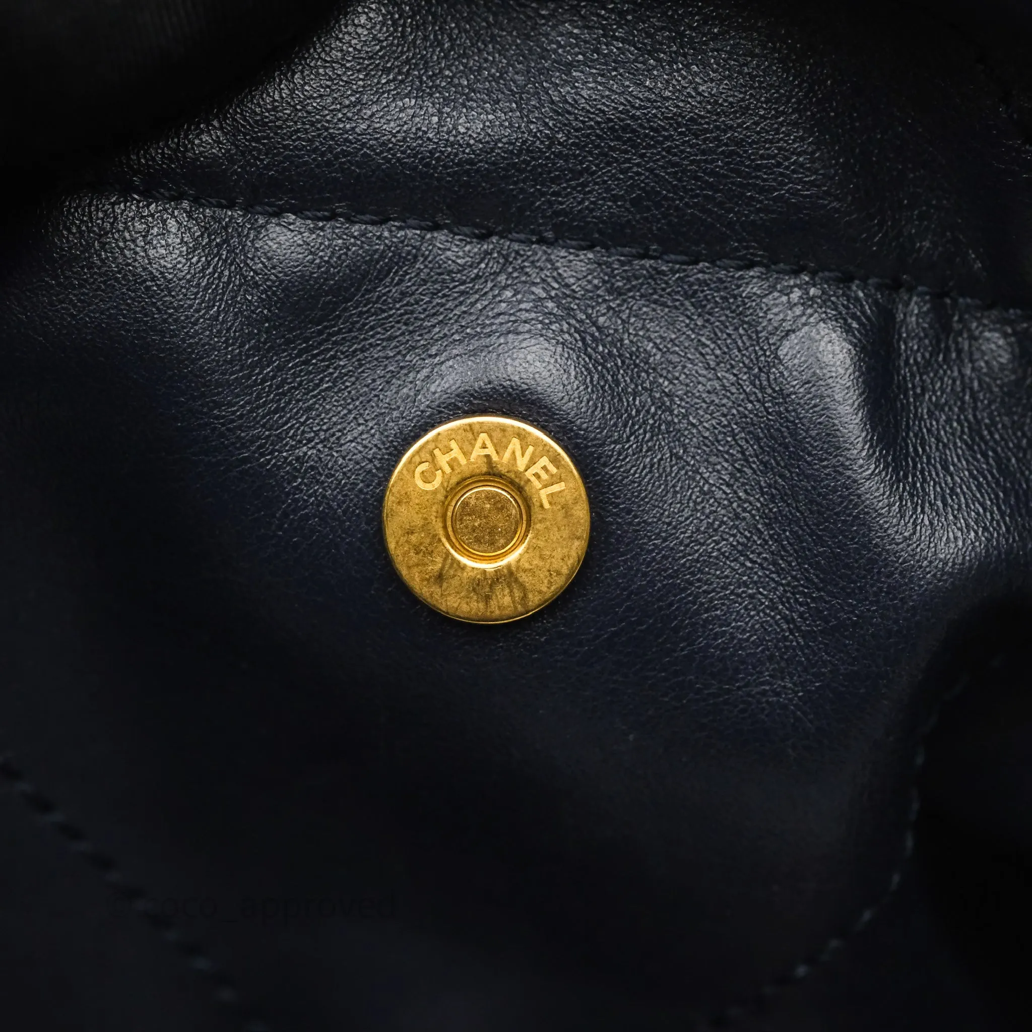 Chanel 22 Medium Navy Shiny Calfskin Aged Gold Hardware
