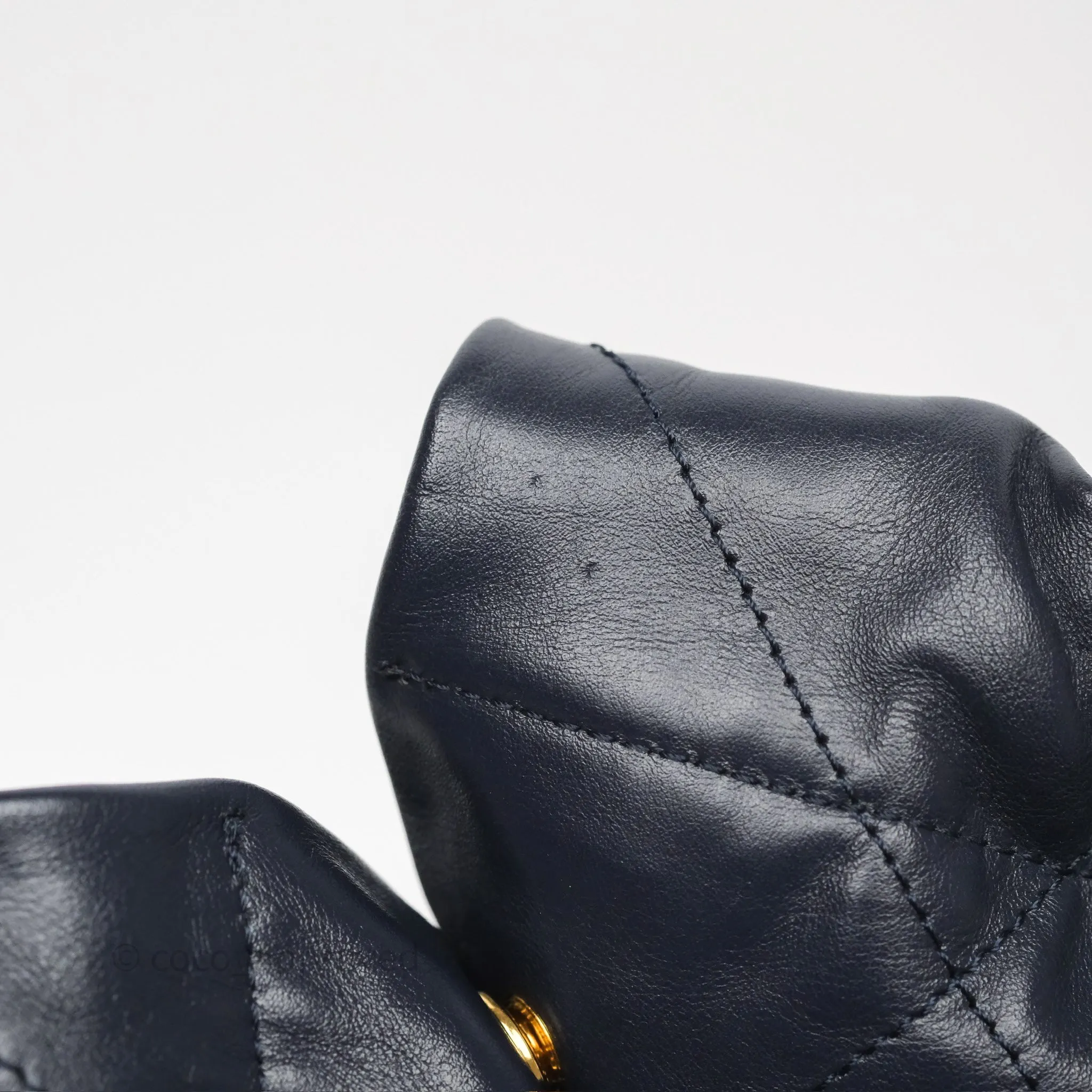 Chanel 22 Medium Navy Shiny Calfskin Aged Gold Hardware