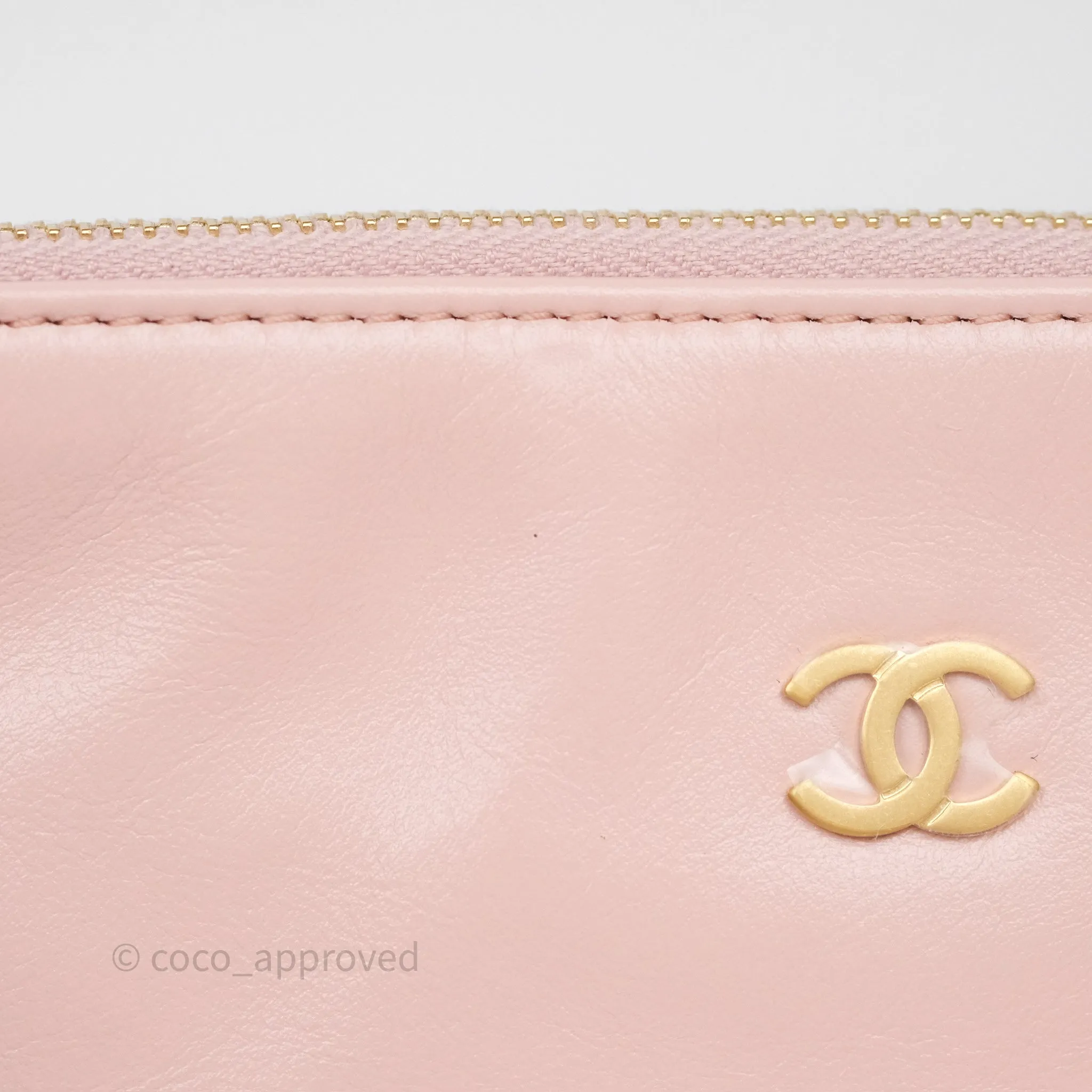 Chanel 22 Medium Pink Crumpled Calfskin Aged Gold Hardware