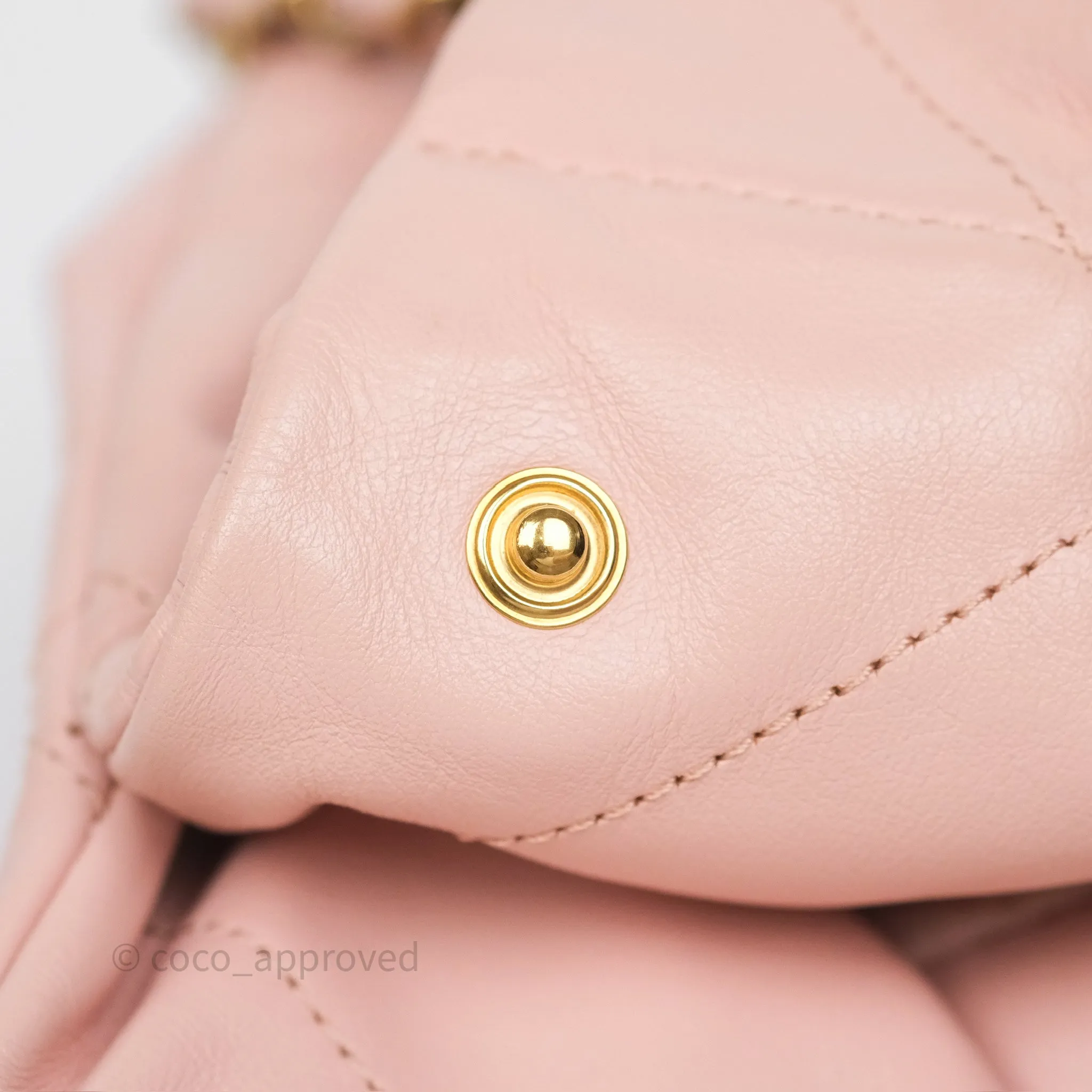 Chanel 22 Medium Pink Crumpled Calfskin Aged Gold Hardware