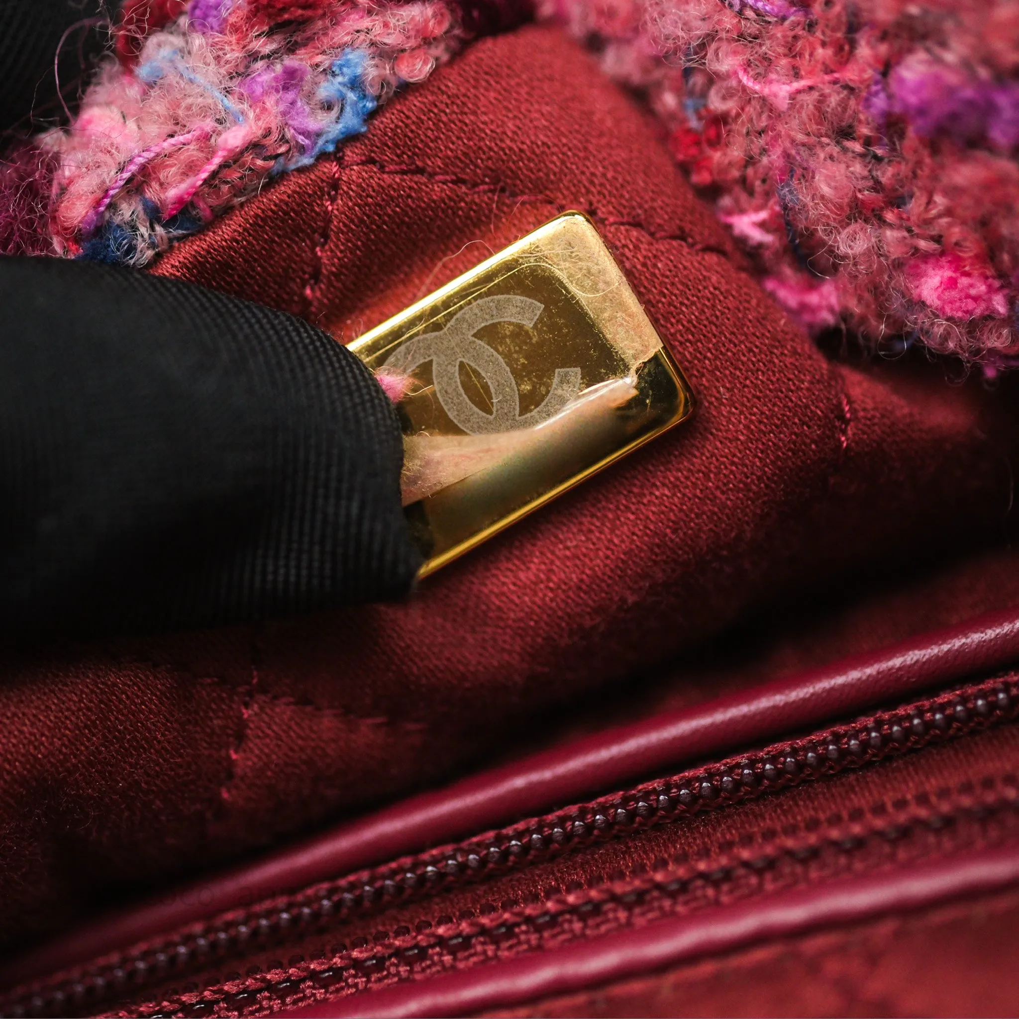 Chanel 22 Medium Tweed Pink Aged Gold Hardware