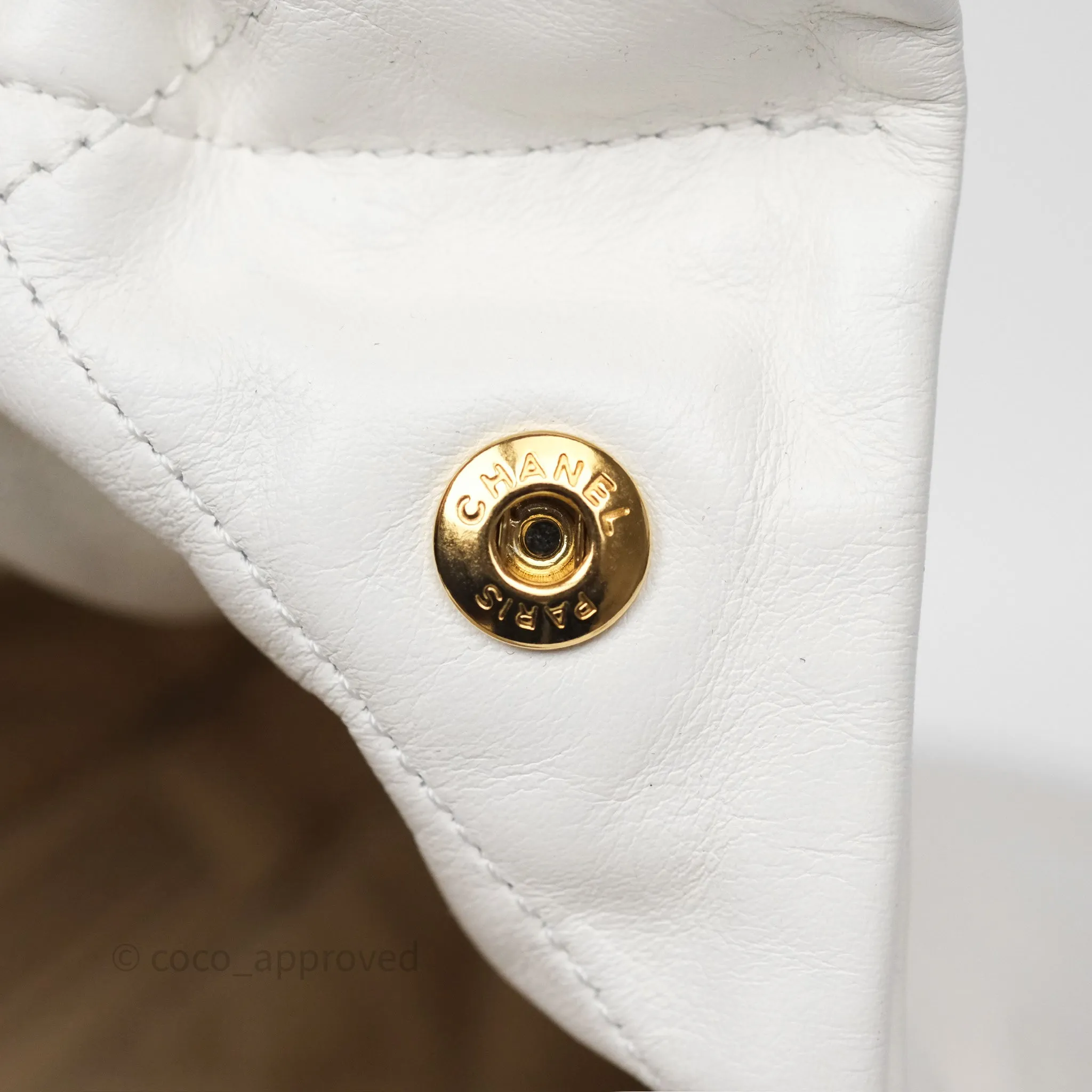 Chanel 22 Medium White Shiny Crumpled Calfskin Aged Gold Hardware