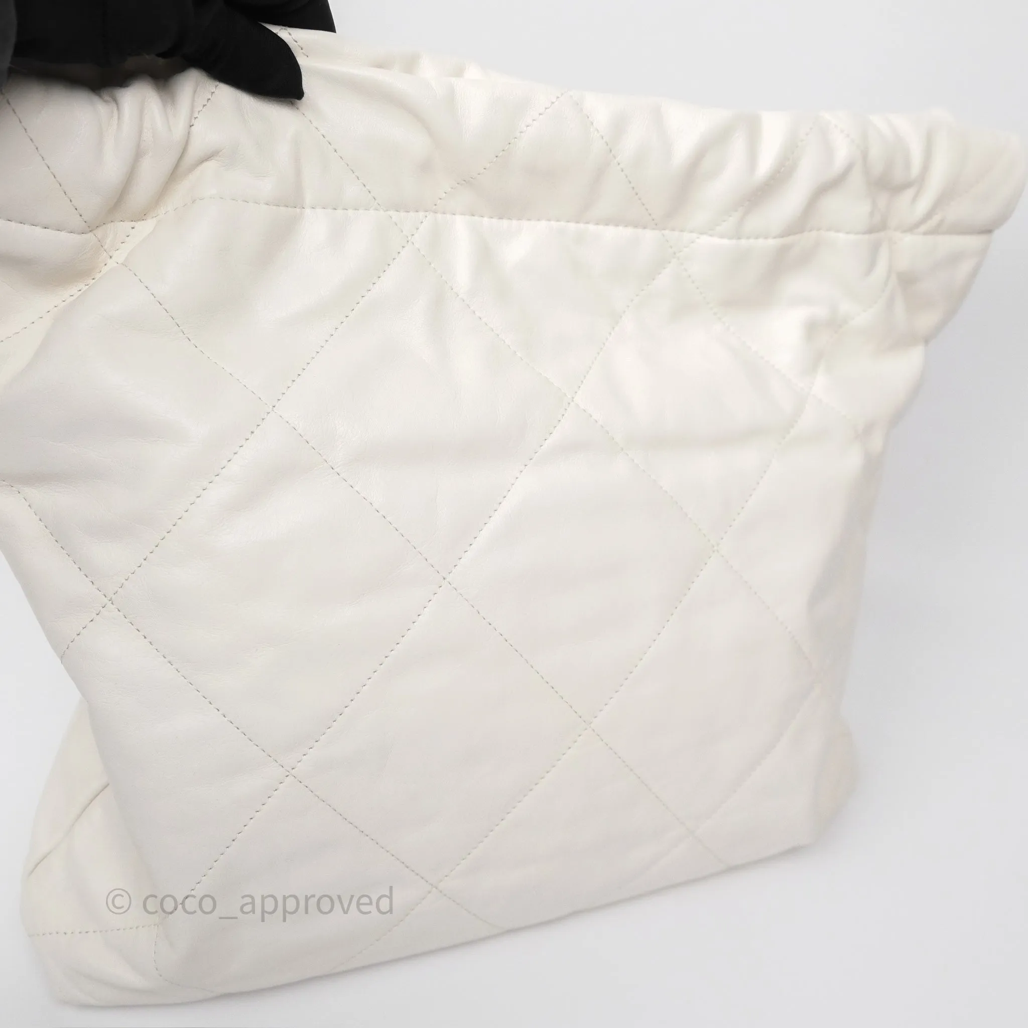 Chanel 22 Medium White Shiny Crumpled Calfskin Aged Gold Hardware