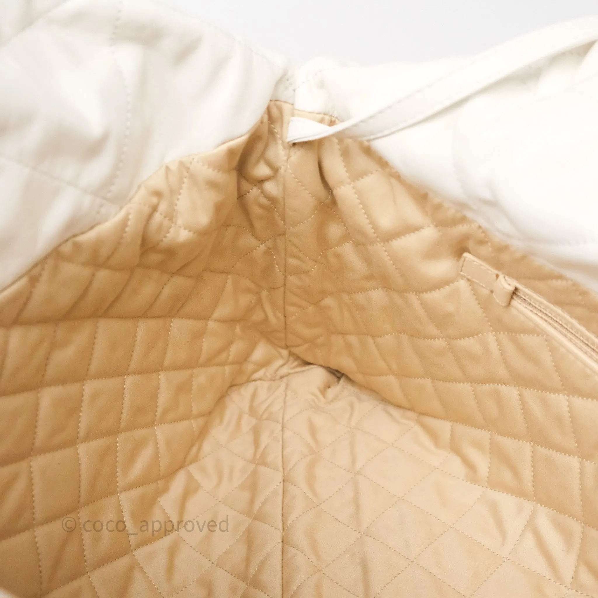 Chanel 22 Medium White Shiny Crumpled Calfskin Aged Gold Hardware