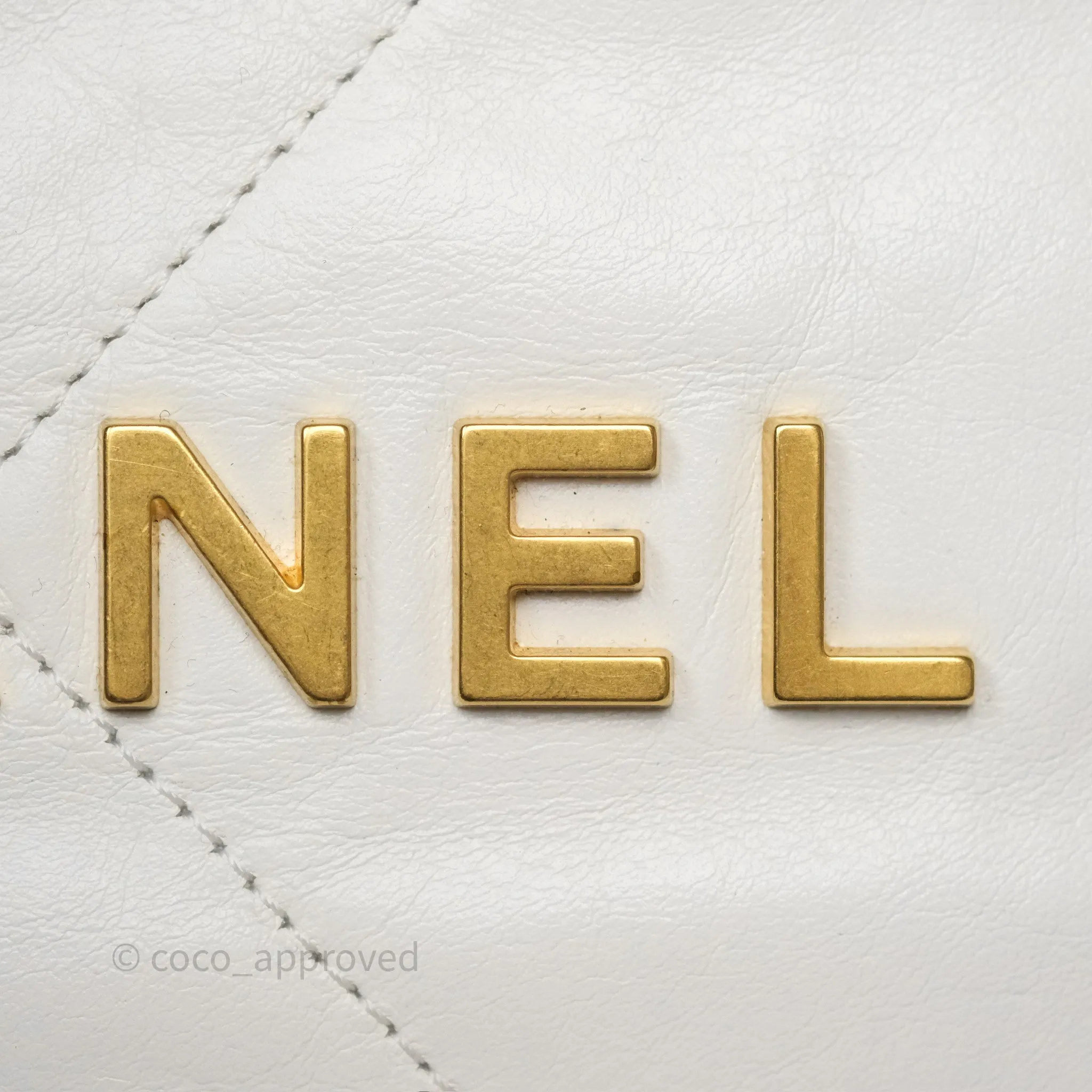 Chanel 22 Medium White Shiny Crumpled Calfskin Aged Gold Hardware