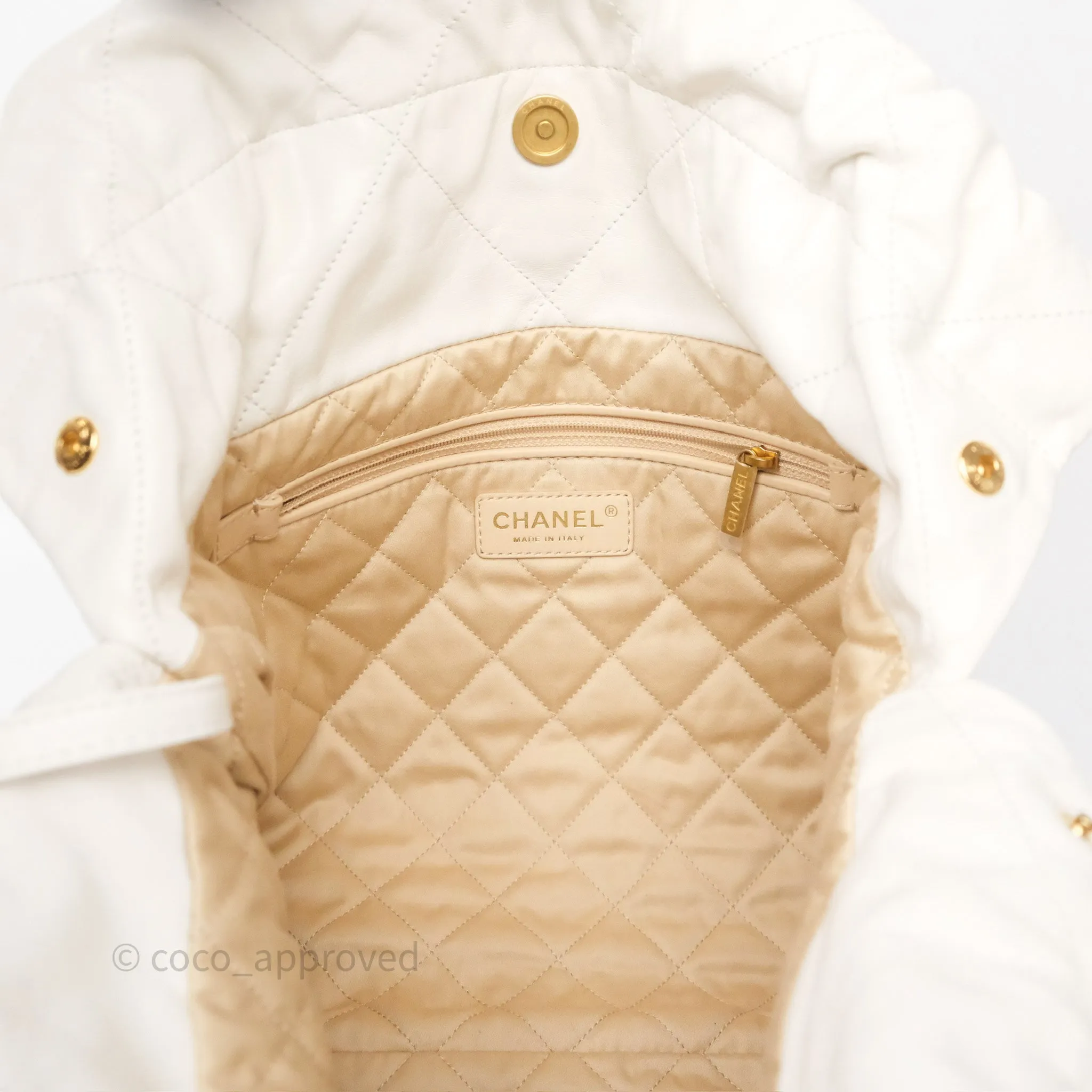 Chanel 22 Medium White Shiny Crumpled Calfskin Aged Gold Hardware