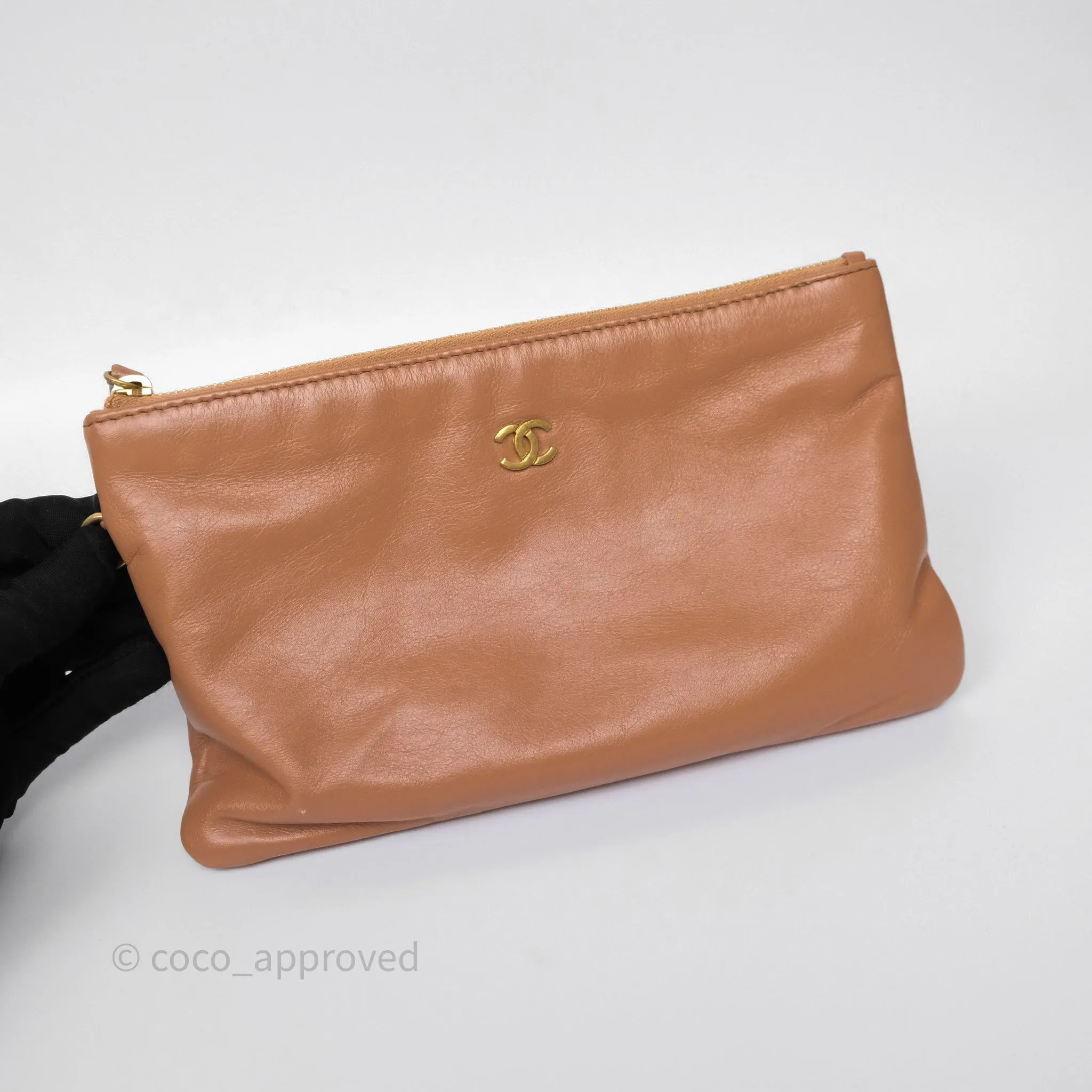 Chanel 22 Small Caramel Beige Shiny Calfskin Aged Gold Hardware