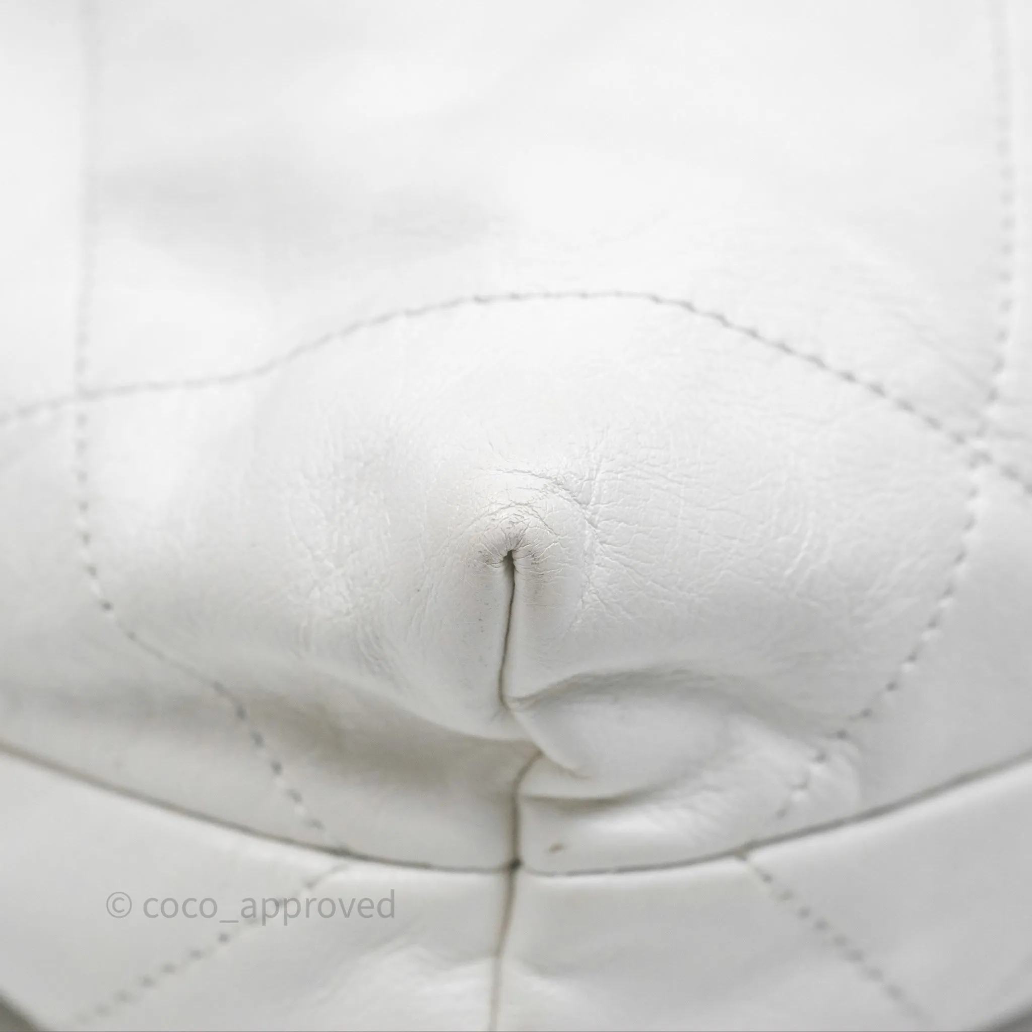 Chanel 22 Small White Shiny Calfskin Aged Gold Hardware
