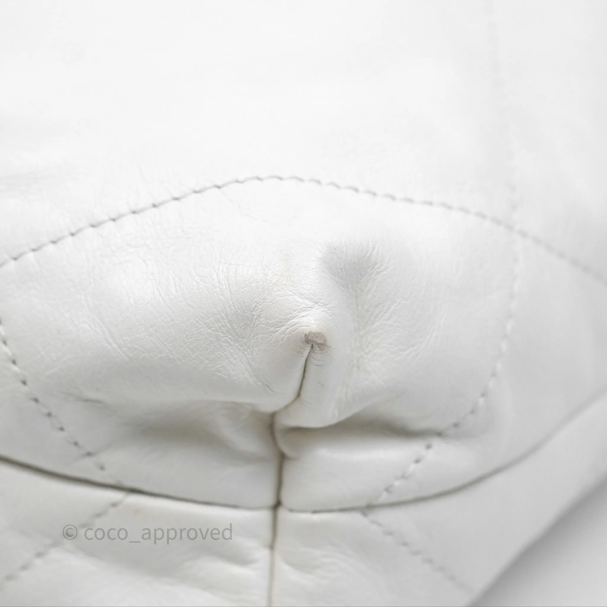 Chanel 22 Small White Shiny Calfskin Aged Gold Hardware