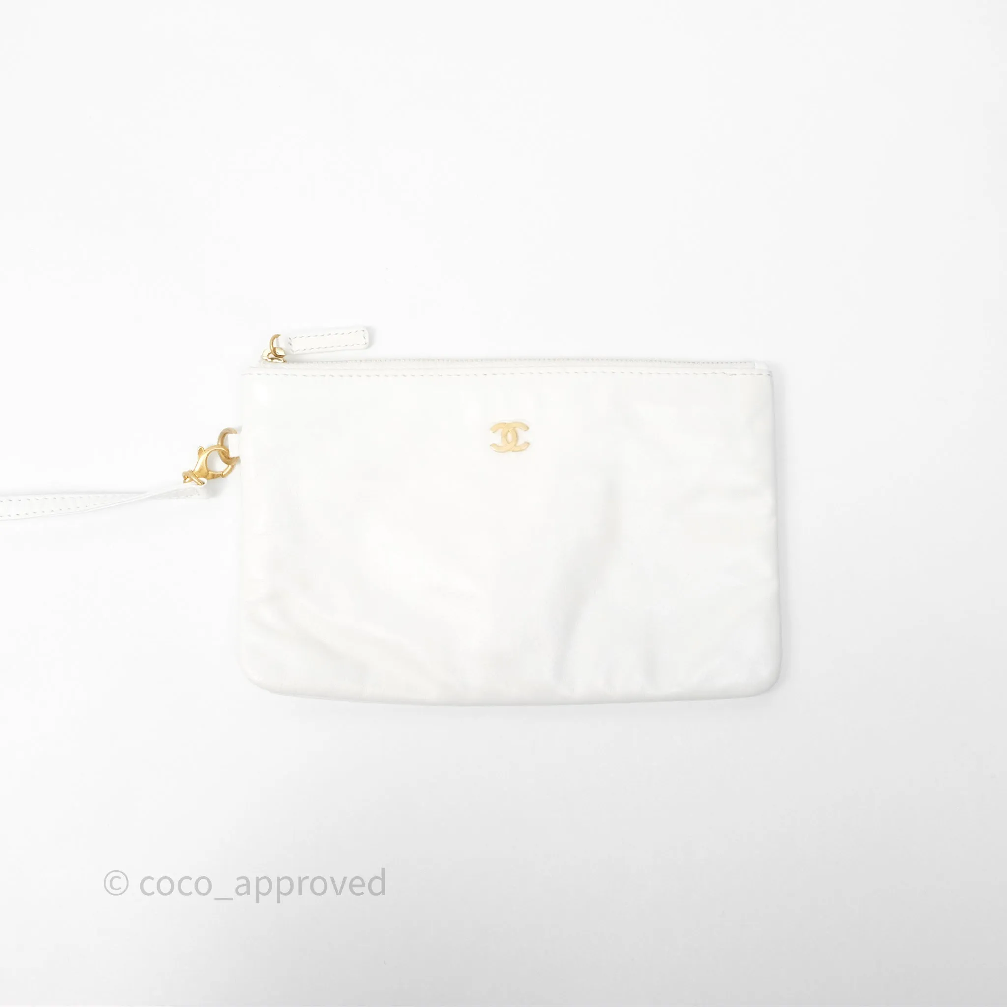 Chanel 22 Small White Shiny Calfskin Aged Gold Hardware