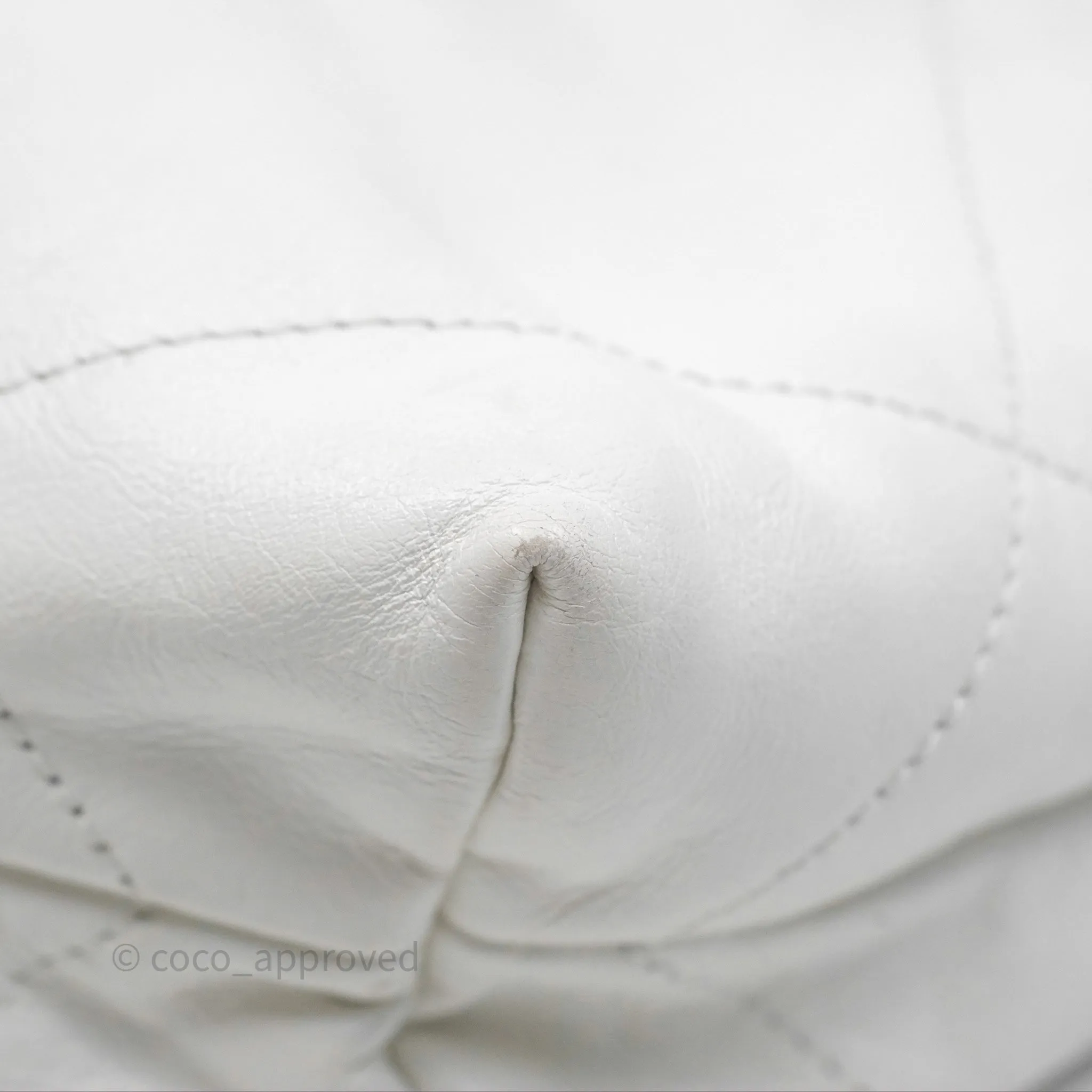 Chanel 22 Small White Shiny Calfskin Aged Gold Hardware