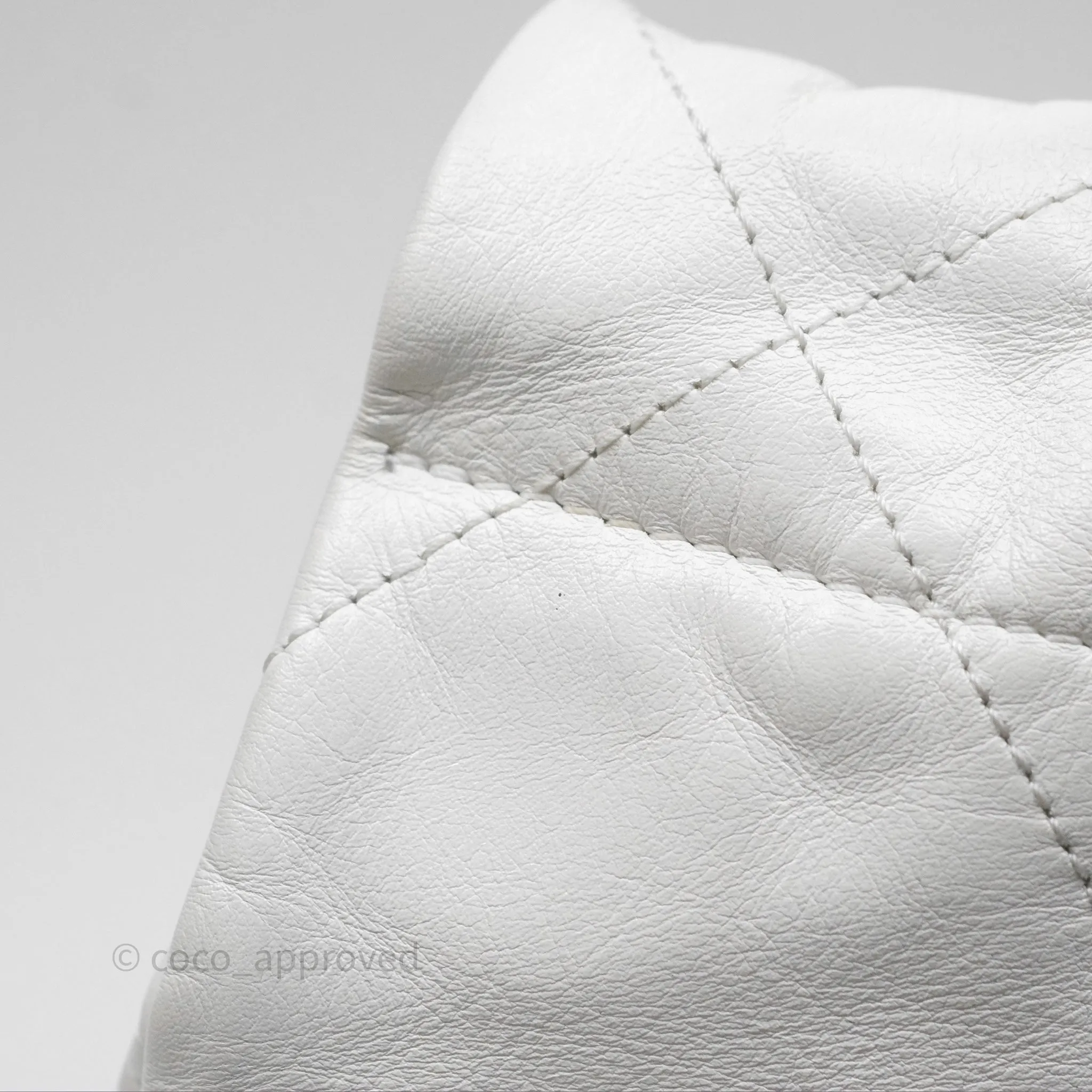 Chanel 22 Small White Shiny Calfskin Aged Gold Hardware