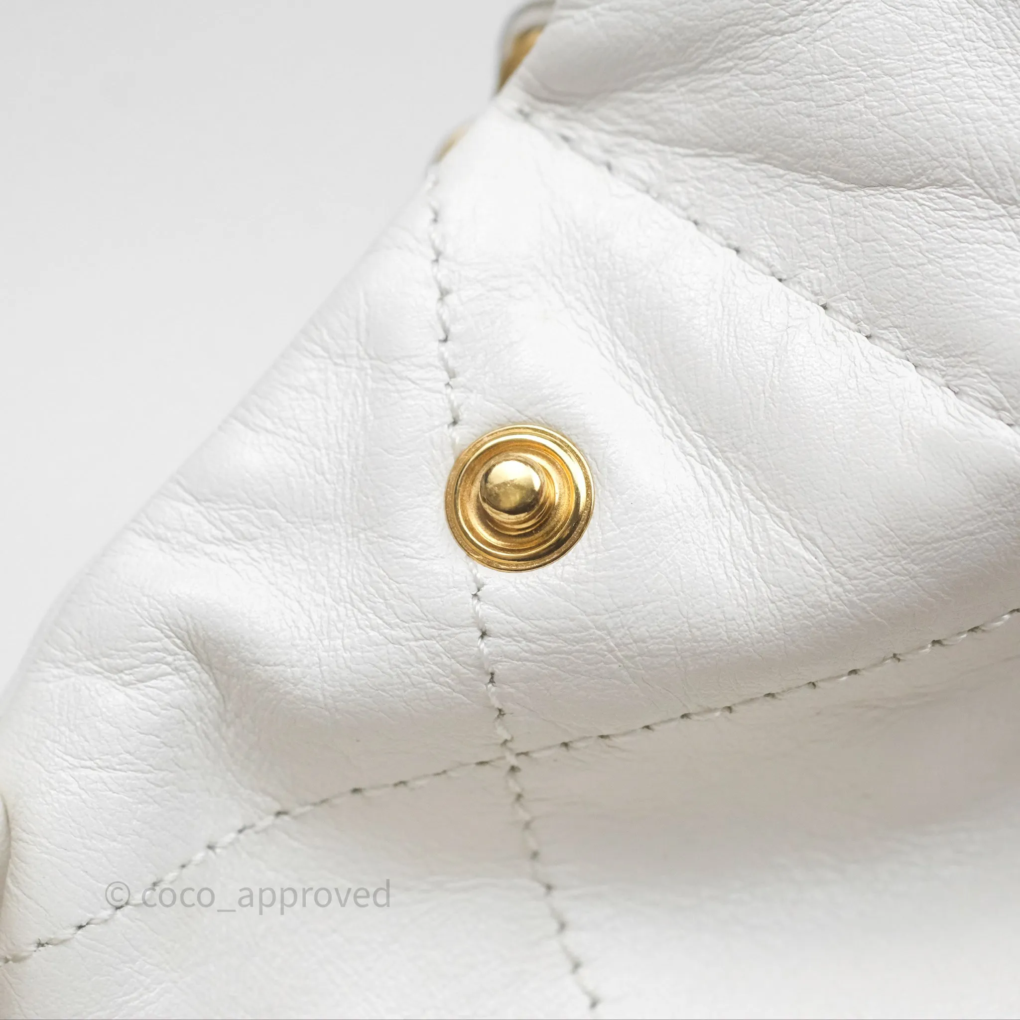 Chanel 22 Small White Shiny Calfskin Aged Gold Hardware