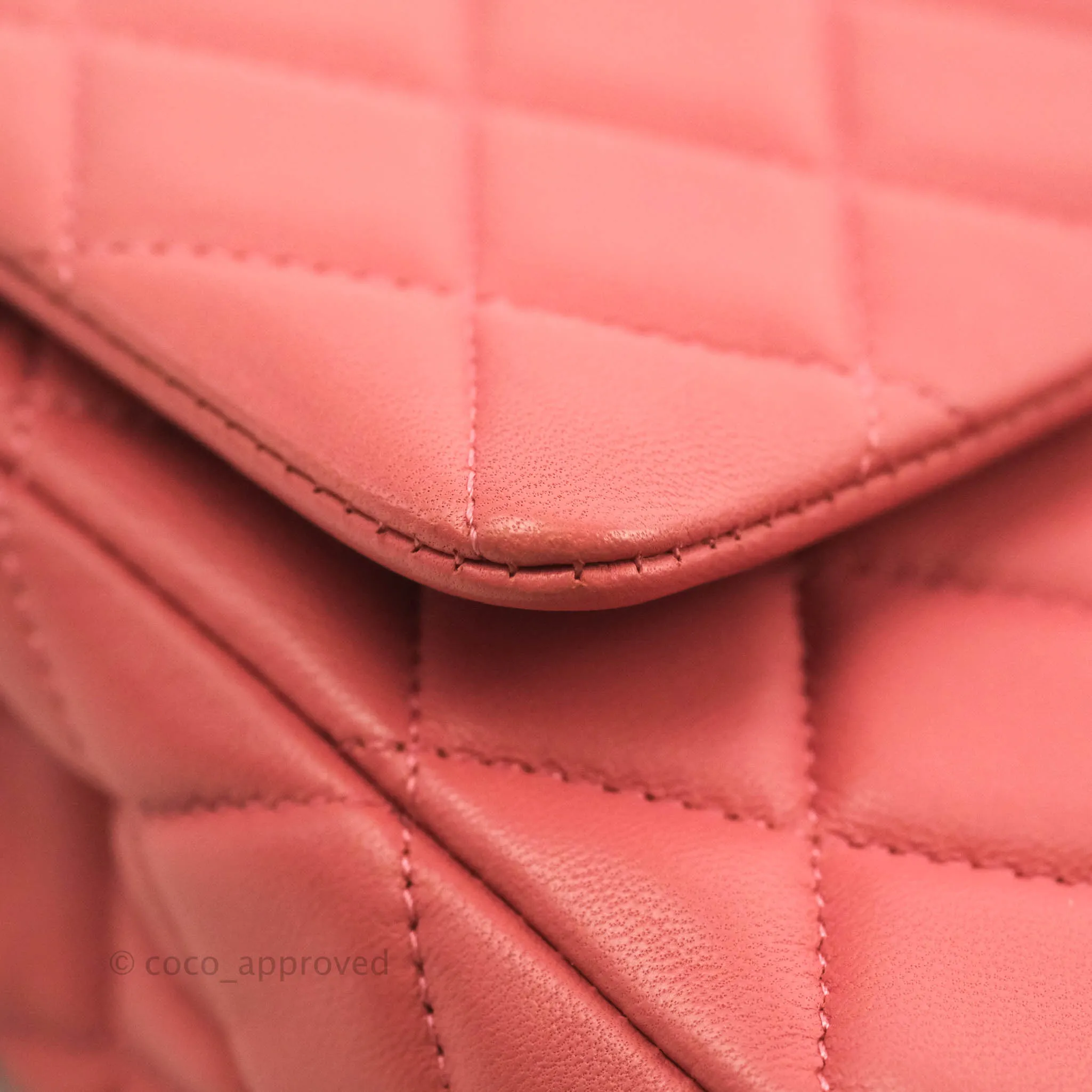 Chanel M/L Medium Flap Bag Valentine Limited Edition Pink Lambskin Gold Hardware