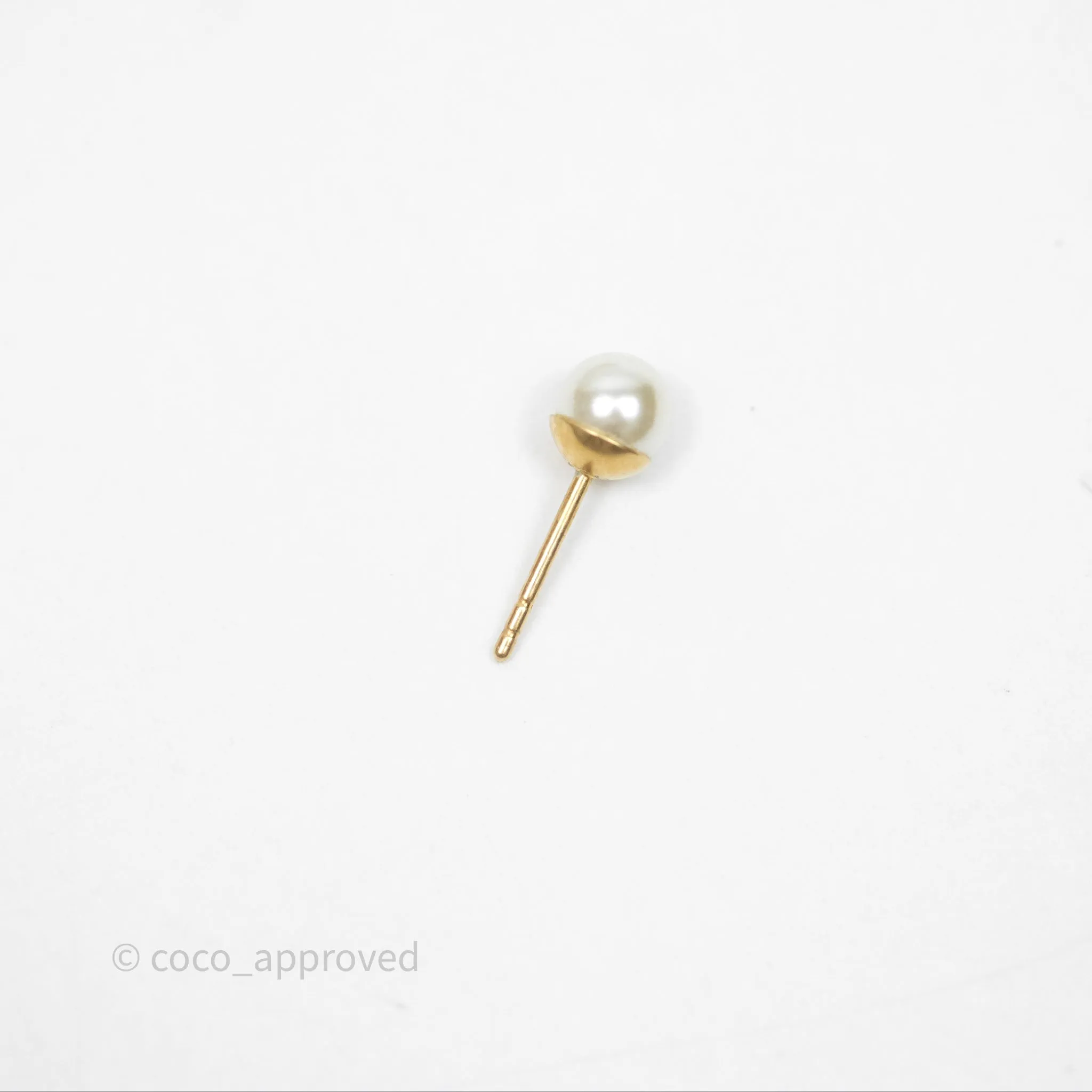 Christian Dior Pearl 30 Montaigne Earrings Gold Tone