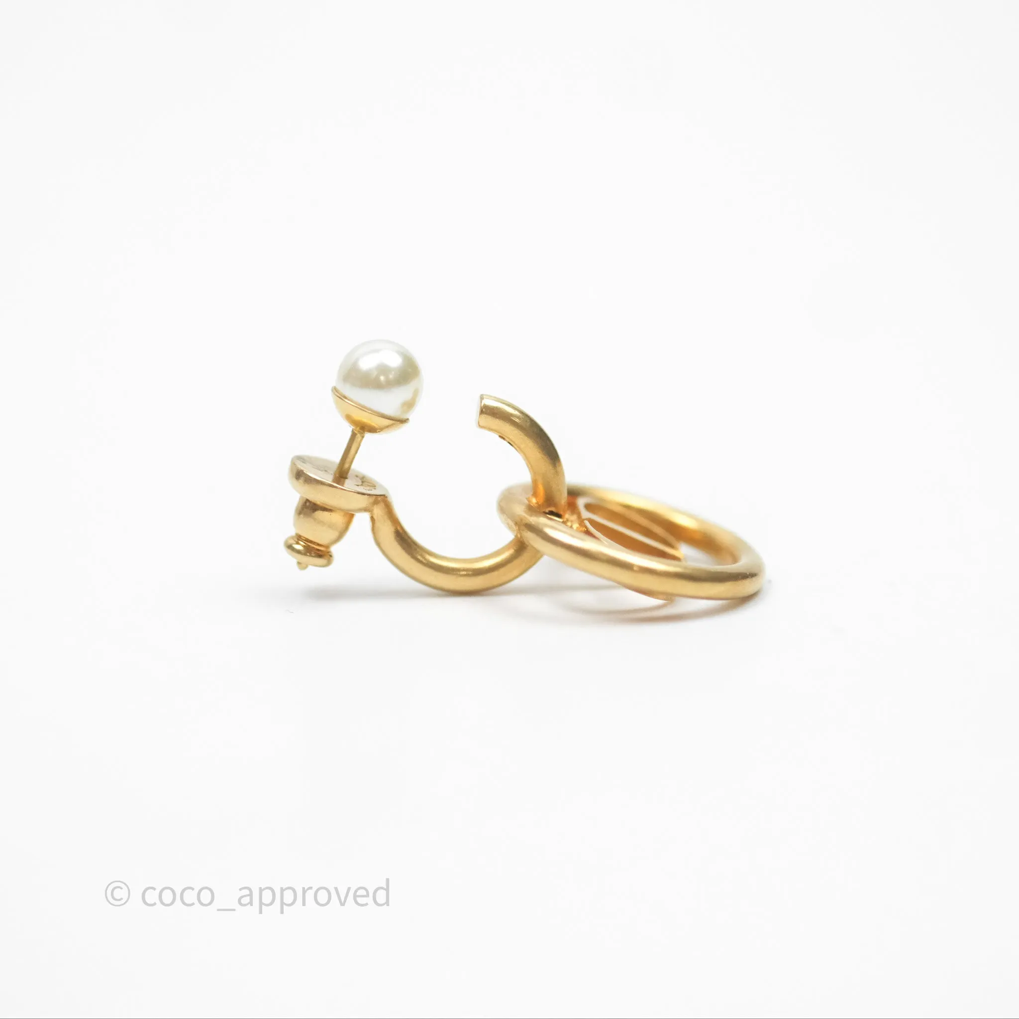 Christian Dior Pearl 30 Montaigne Earrings Gold Tone