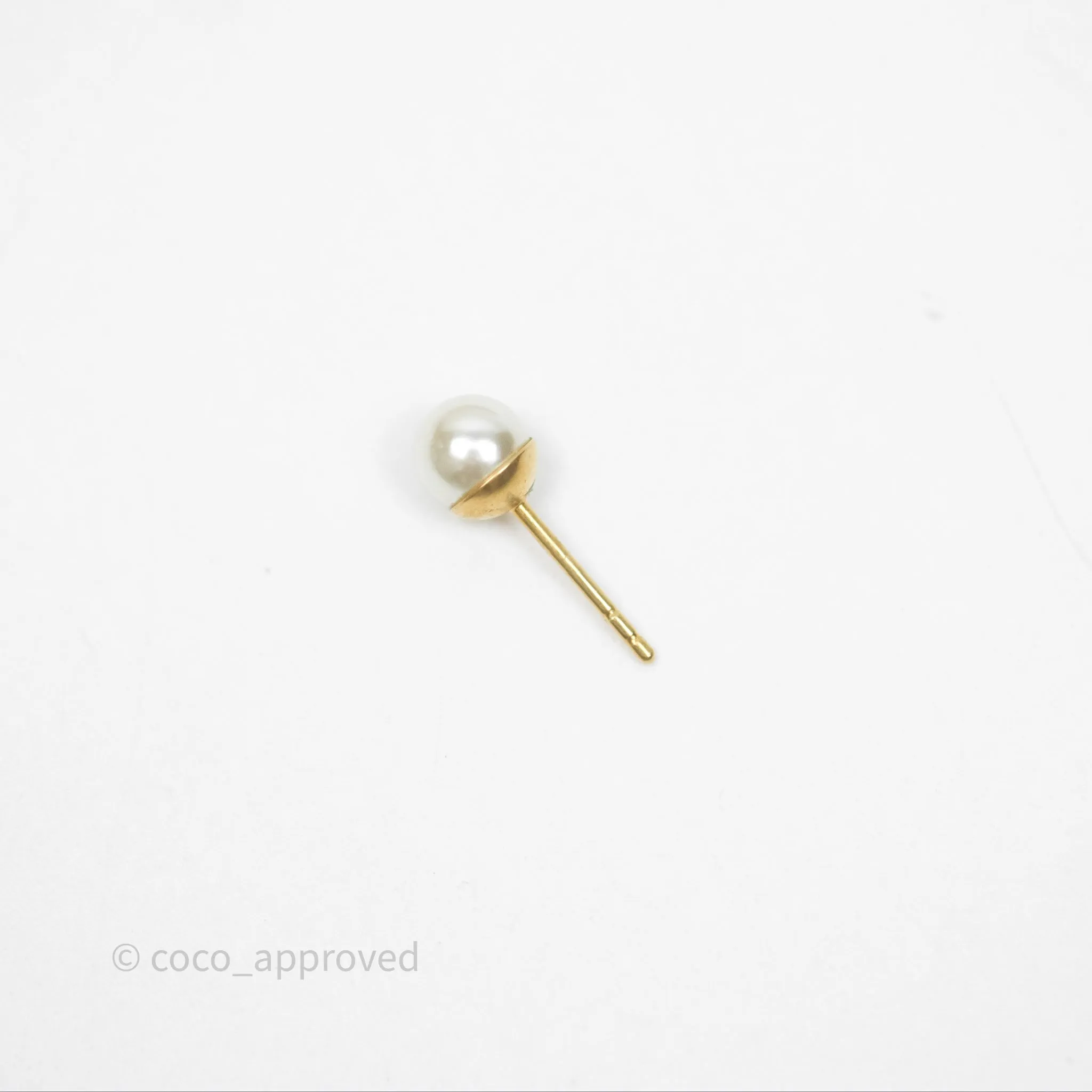 Christian Dior Pearl 30 Montaigne Earrings Gold Tone