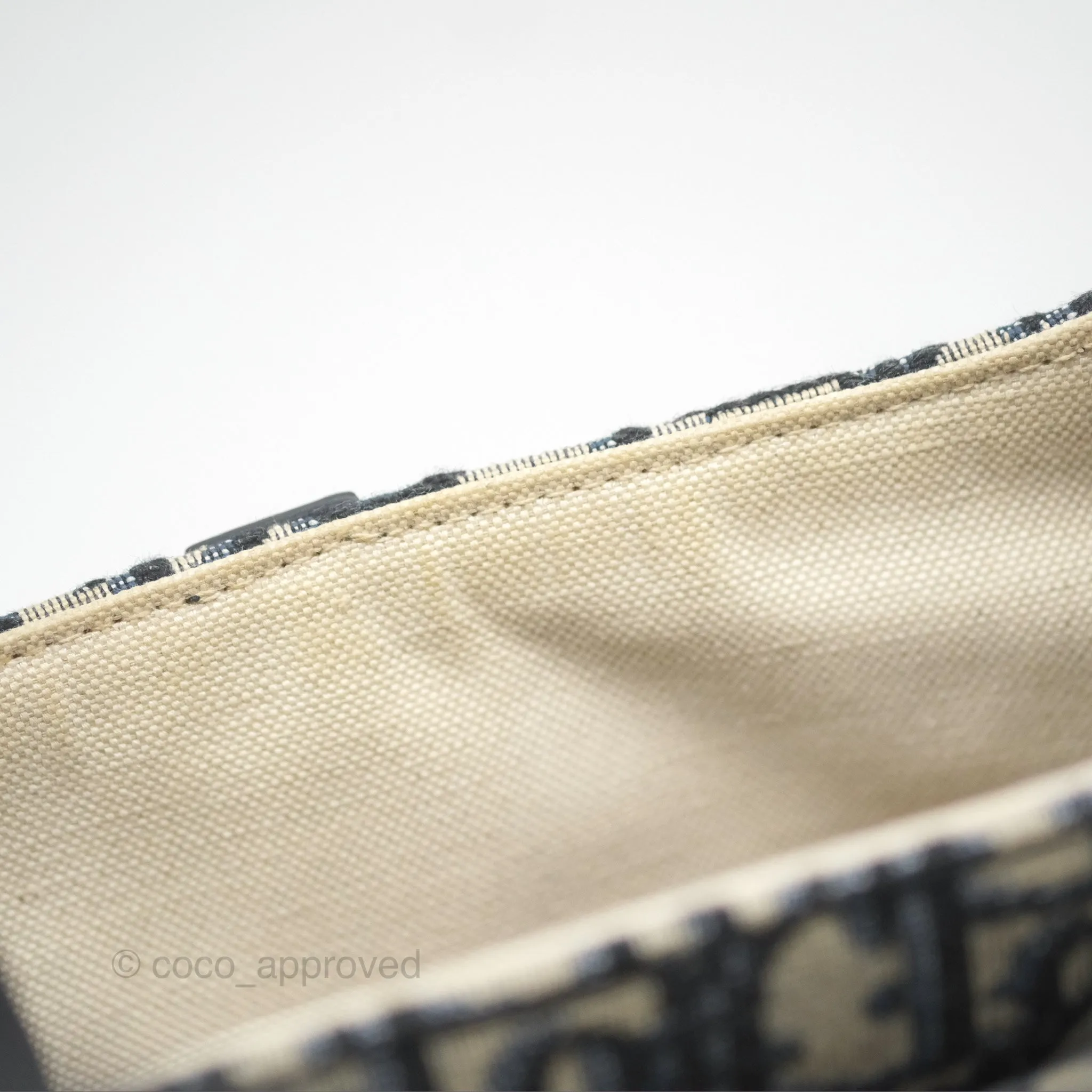 Christian Dior Saddle Bag Navy Dior Oblique Embroidery Gold Hardware