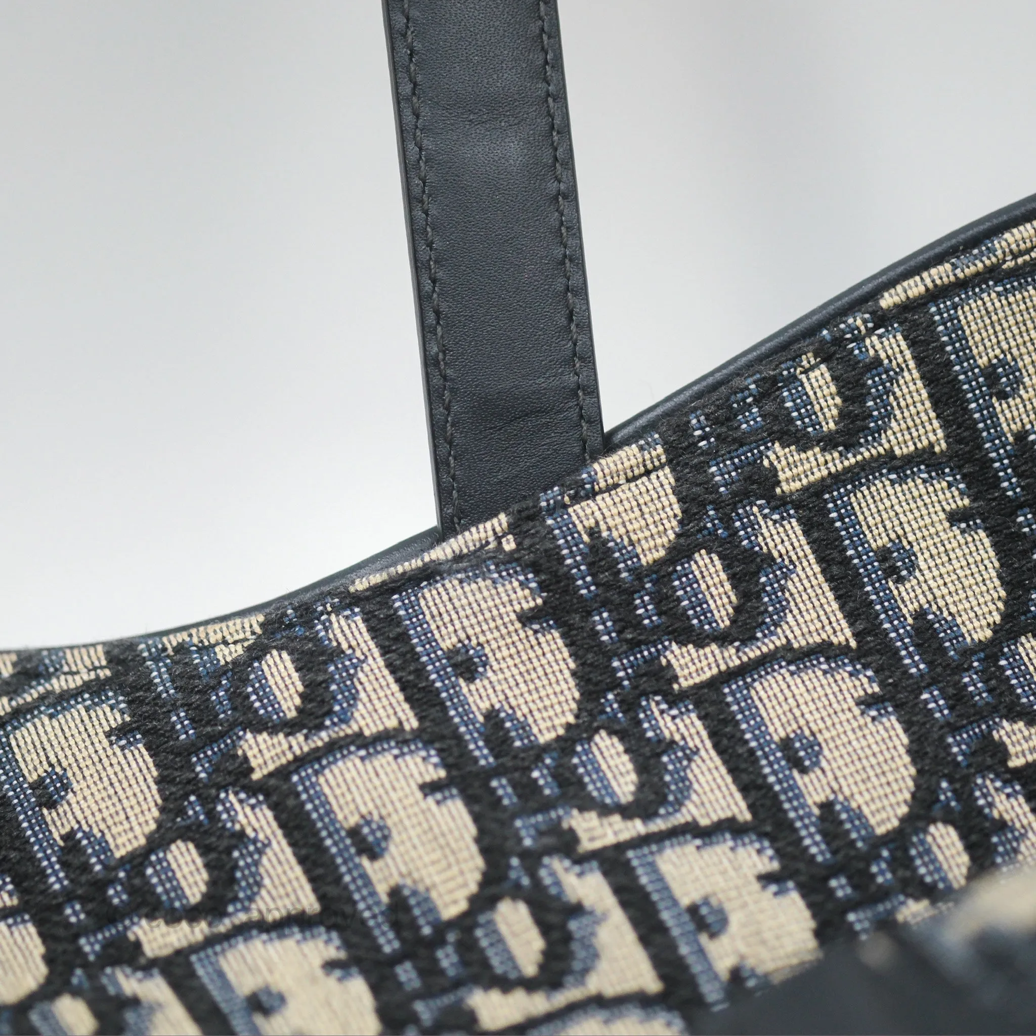 Christian Dior Saddle Bag Navy Dior Oblique Embroidery Gold Hardware
