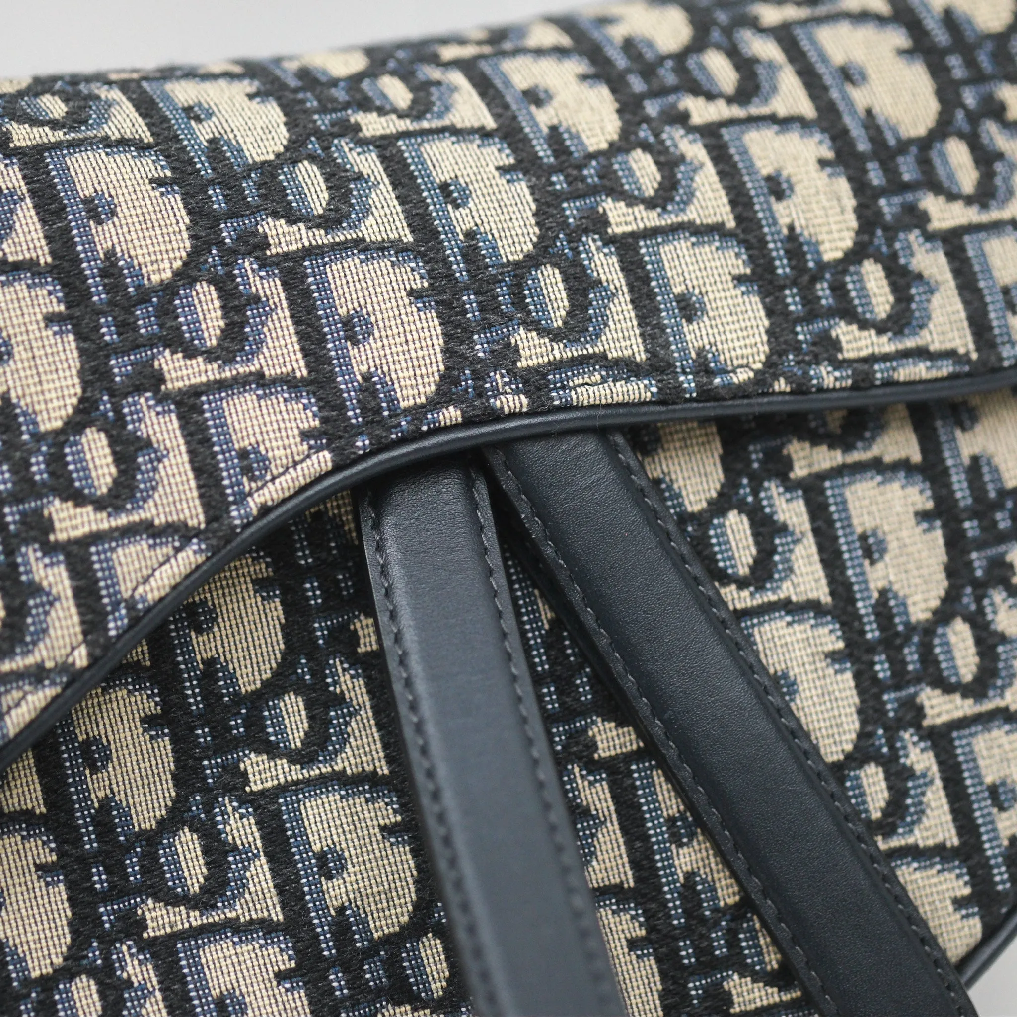Christian Dior Saddle Bag Navy Dior Oblique Embroidery Gold Hardware
