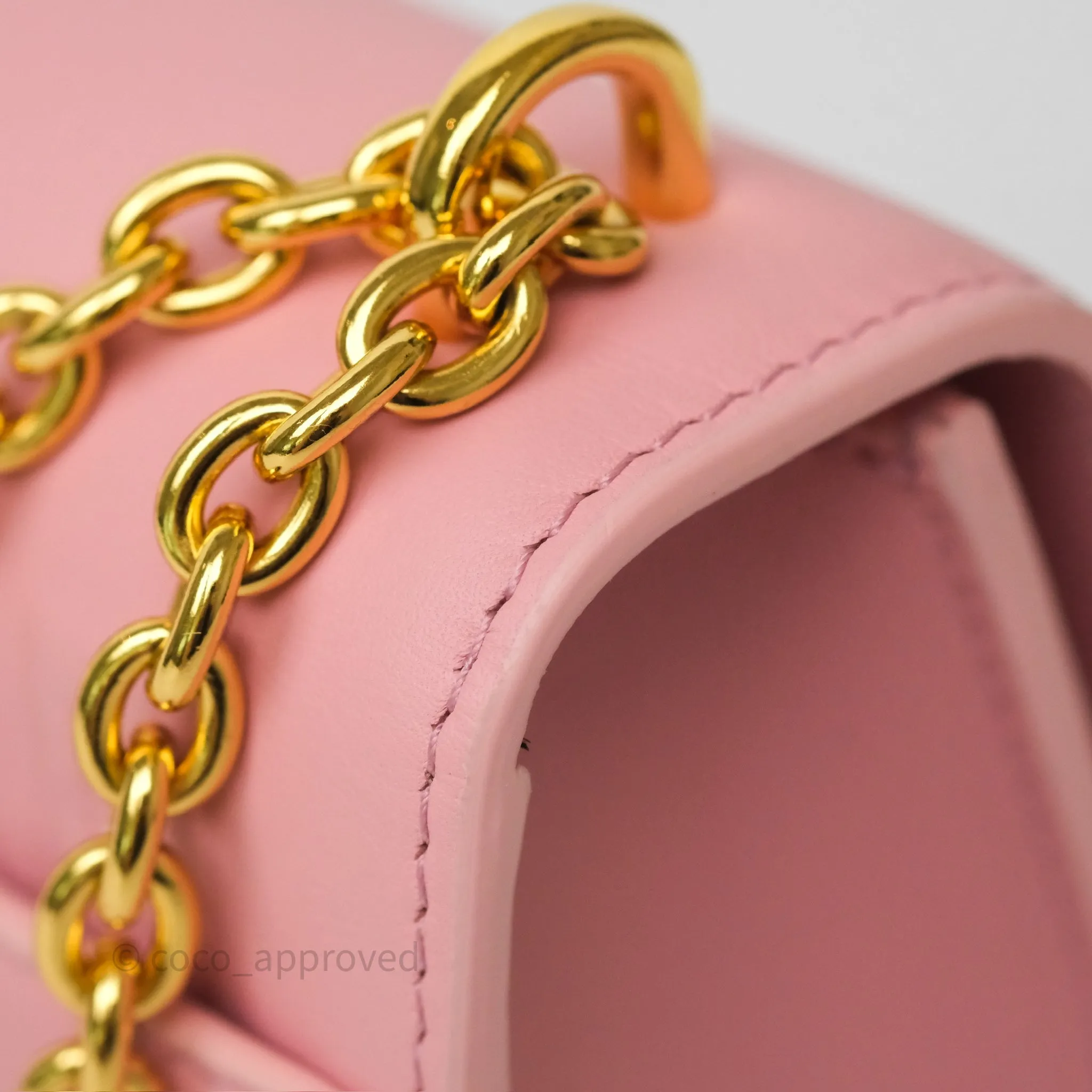 Dior 30 Montaigne East-West Chain Bag Pink