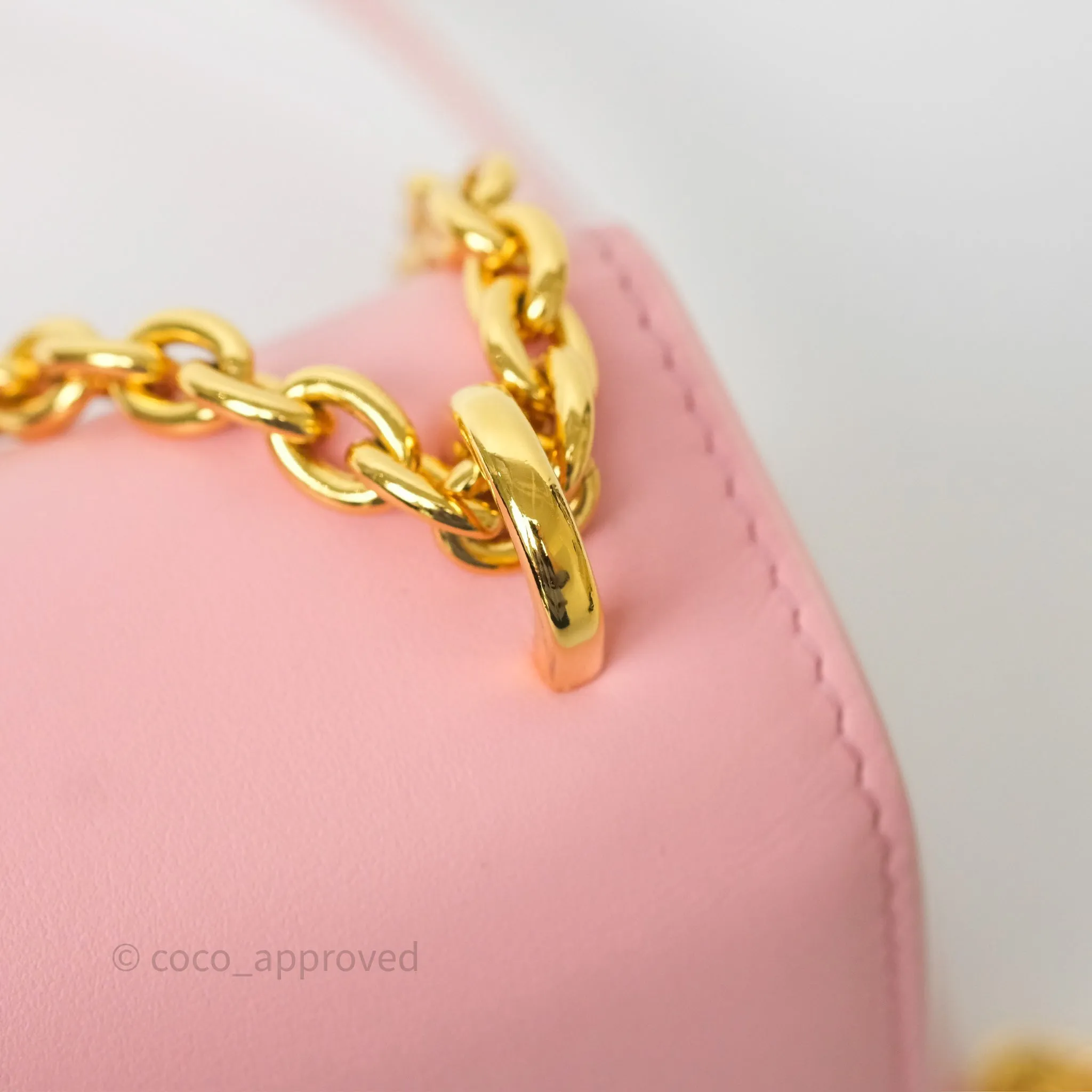 Dior 30 Montaigne East-West Chain Bag Pink