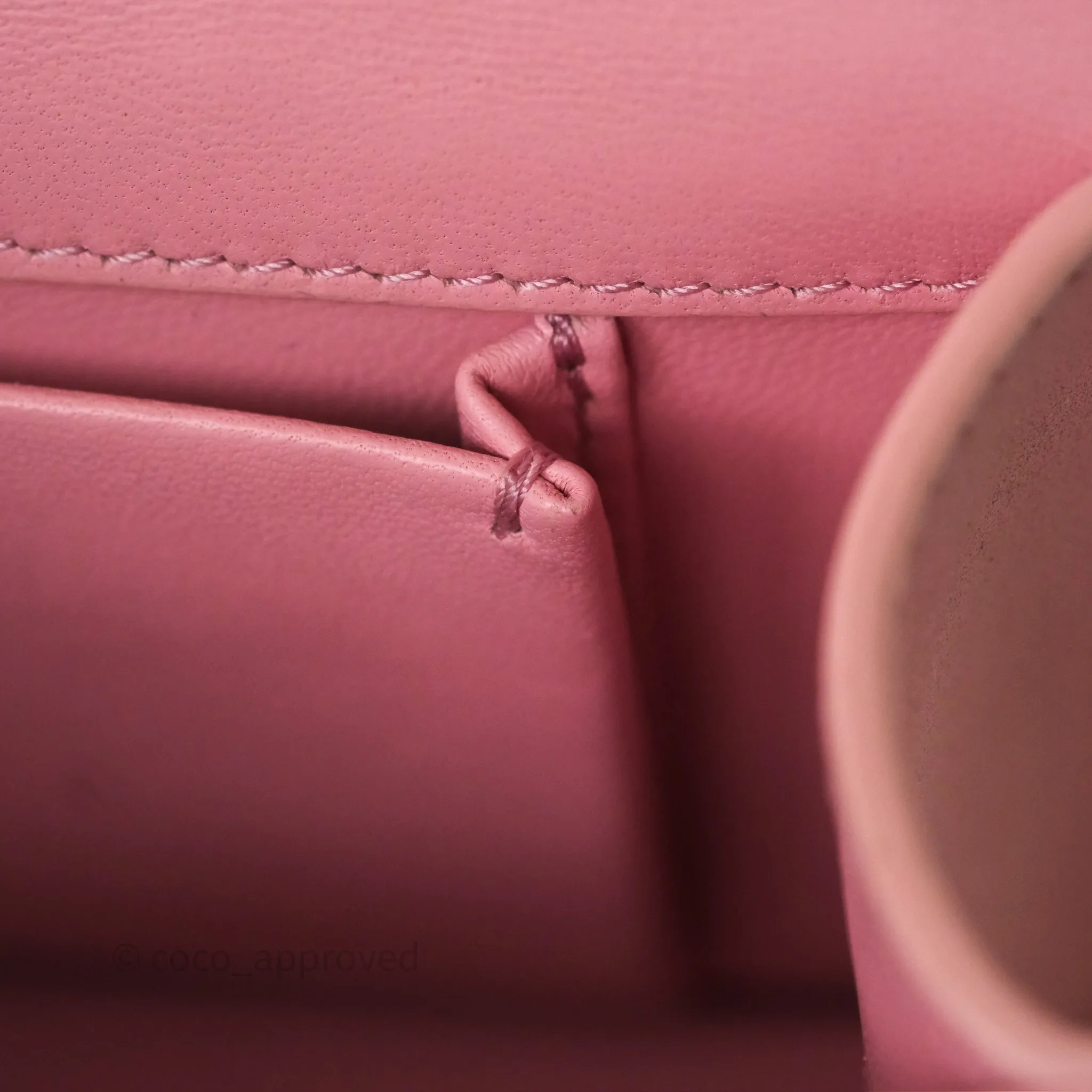 Dior 30 Montaigne East-West Chain Bag Pink