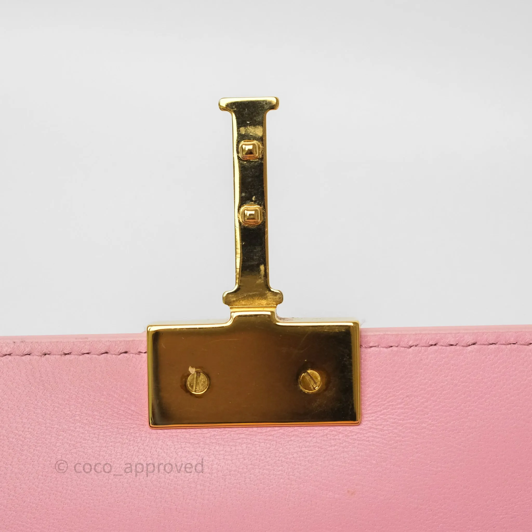 Dior 30 Montaigne East-West Chain Bag Pink