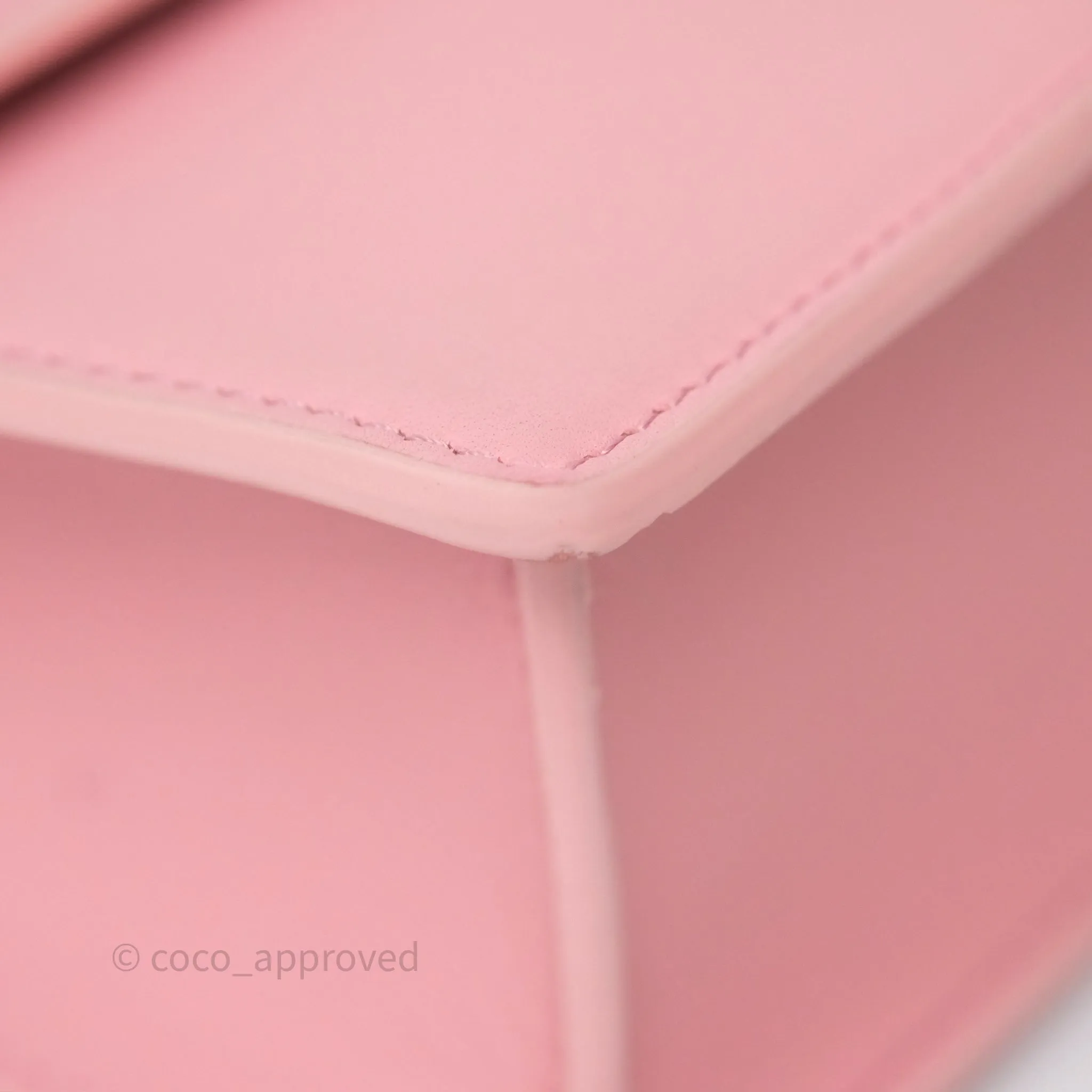 Dior 30 Montaigne East-West Chain Bag Pink