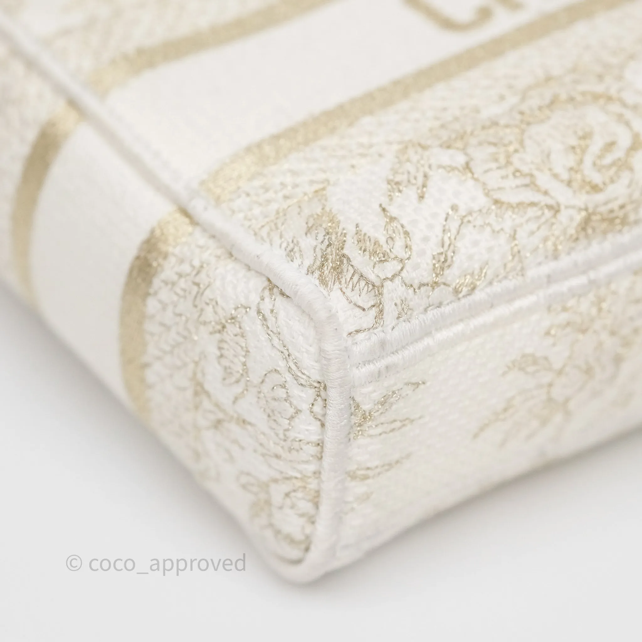 Dior Medium Lady D-Joy Bag Dior Jardin d'Hiver Embroidery White