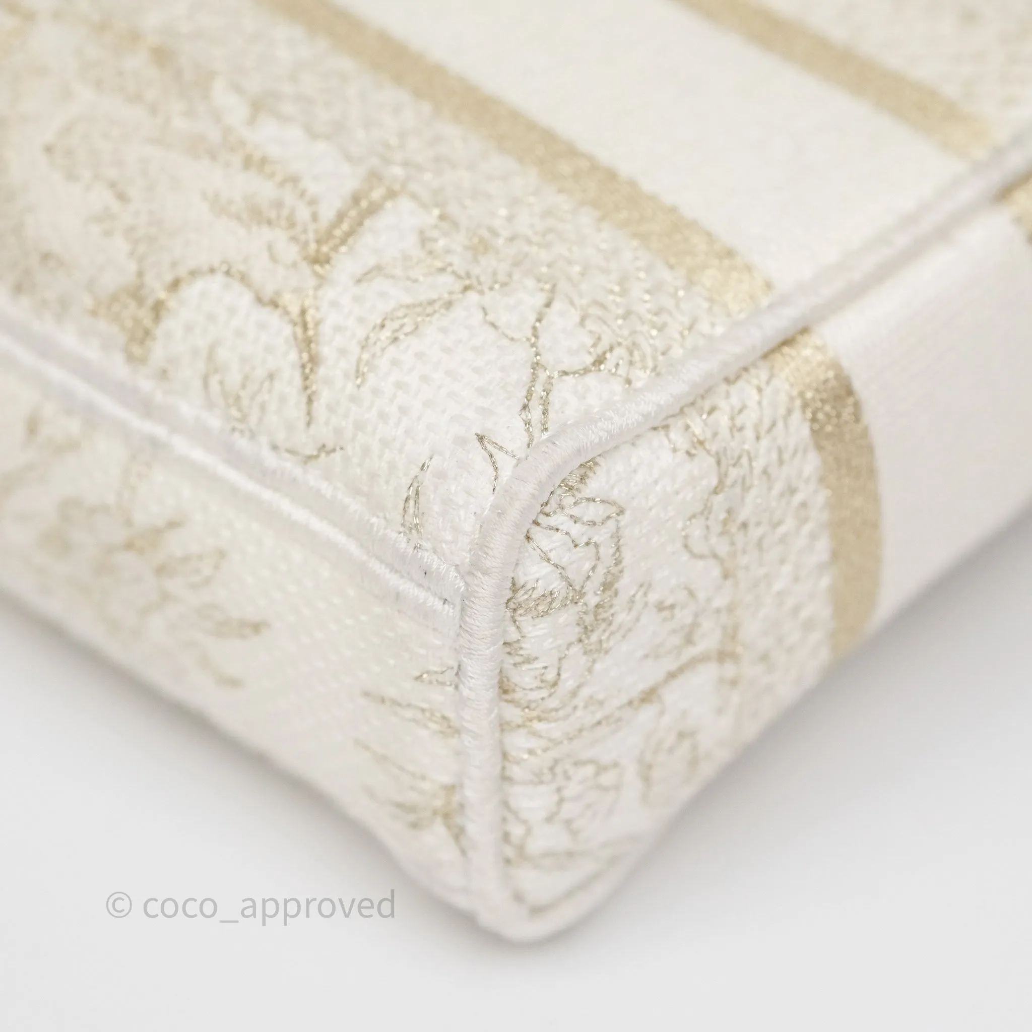 Dior Medium Lady D-Joy Bag Dior Jardin d'Hiver Embroidery White