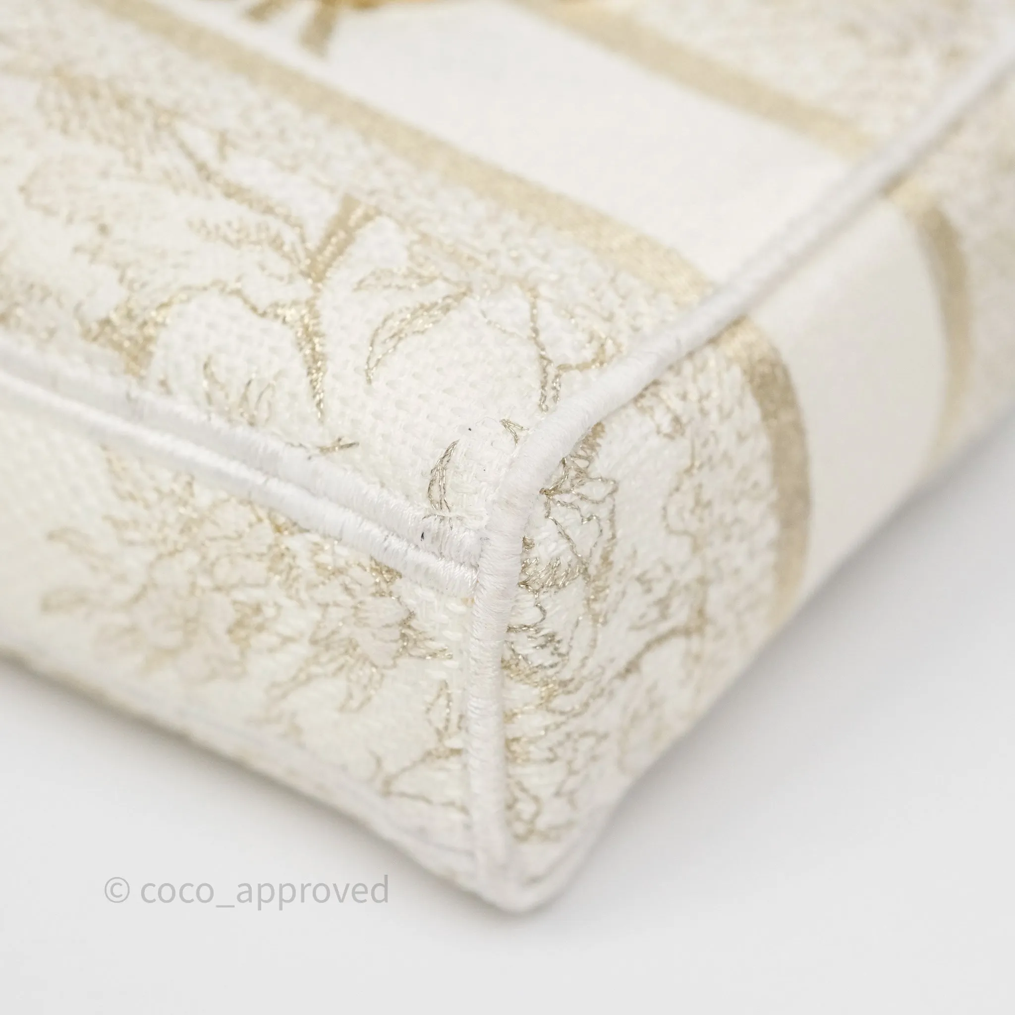 Dior Medium Lady D-Joy Bag Dior Jardin d'Hiver Embroidery White