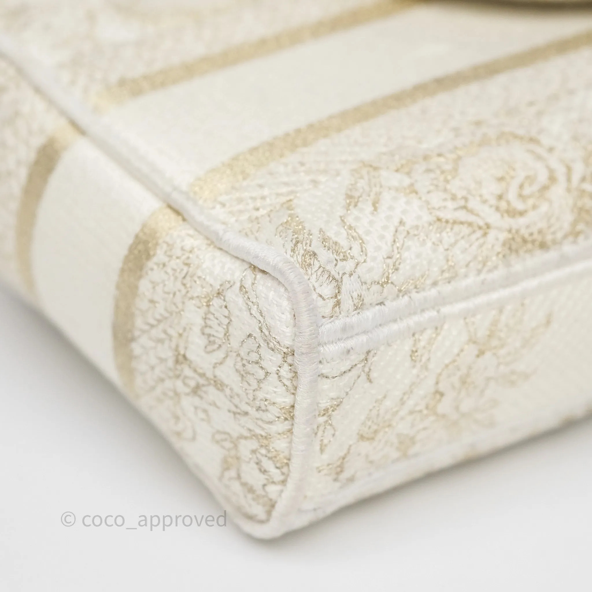 Dior Medium Lady D-Joy Bag Dior Jardin d'Hiver Embroidery White