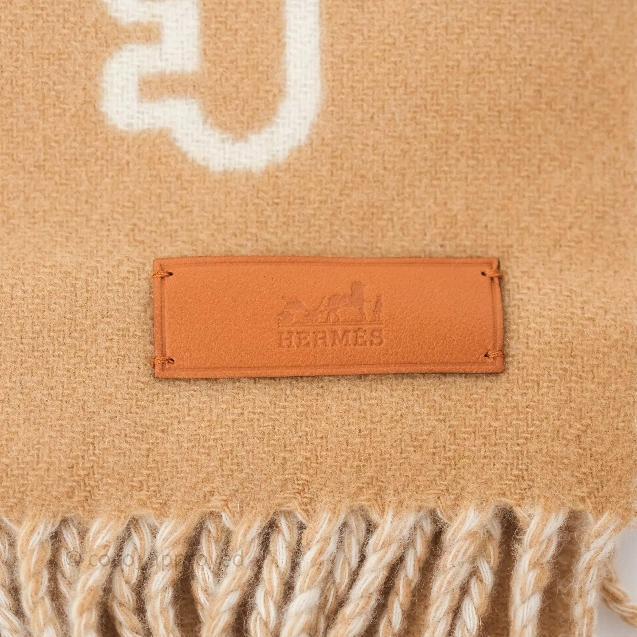 Hermes Casaque Porte-Clefs Cashmere Muffler Camel / Blanc