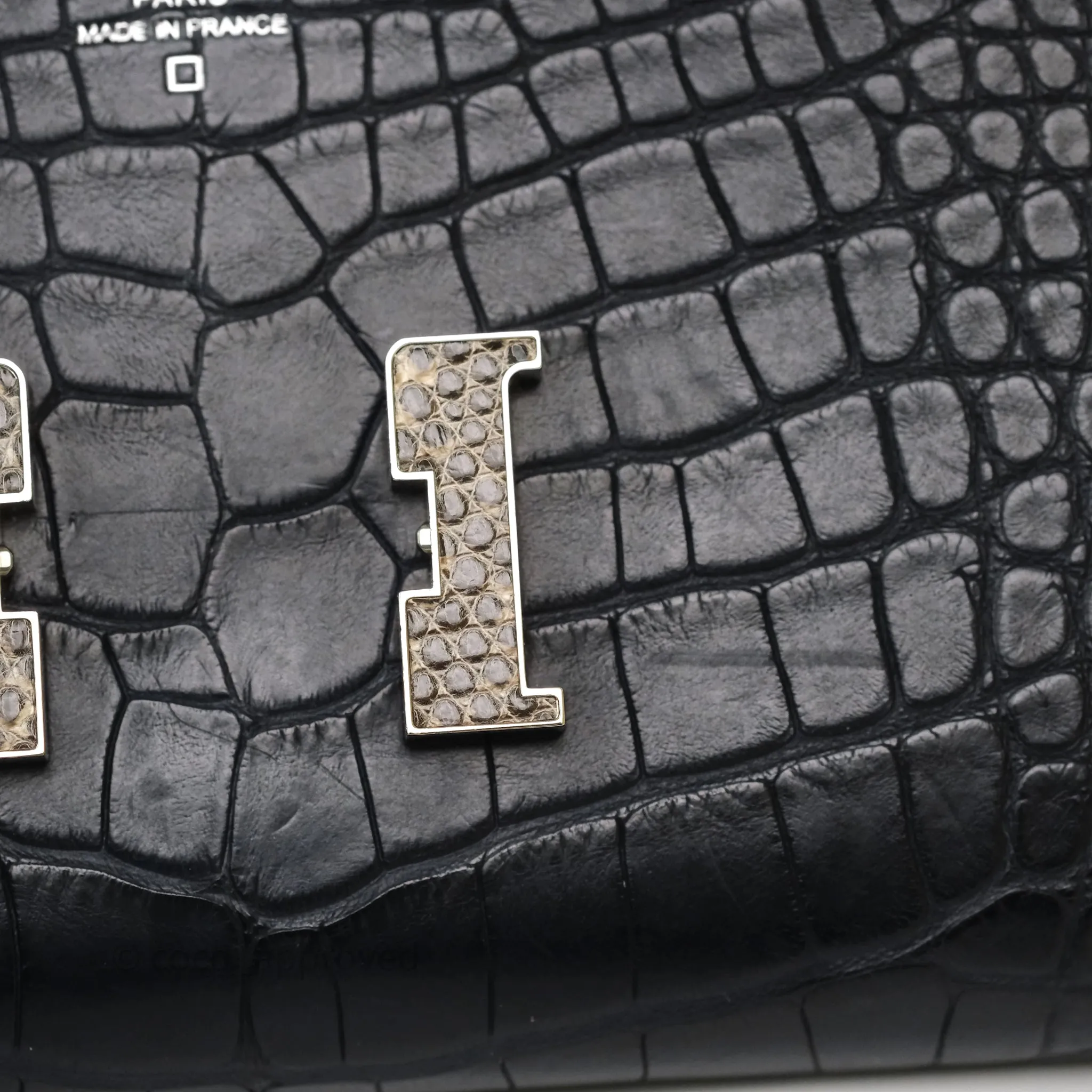 Hermes Constance Wallet Bleu Nuit 2Z Matte Alligator Ombre Lizard Buckle