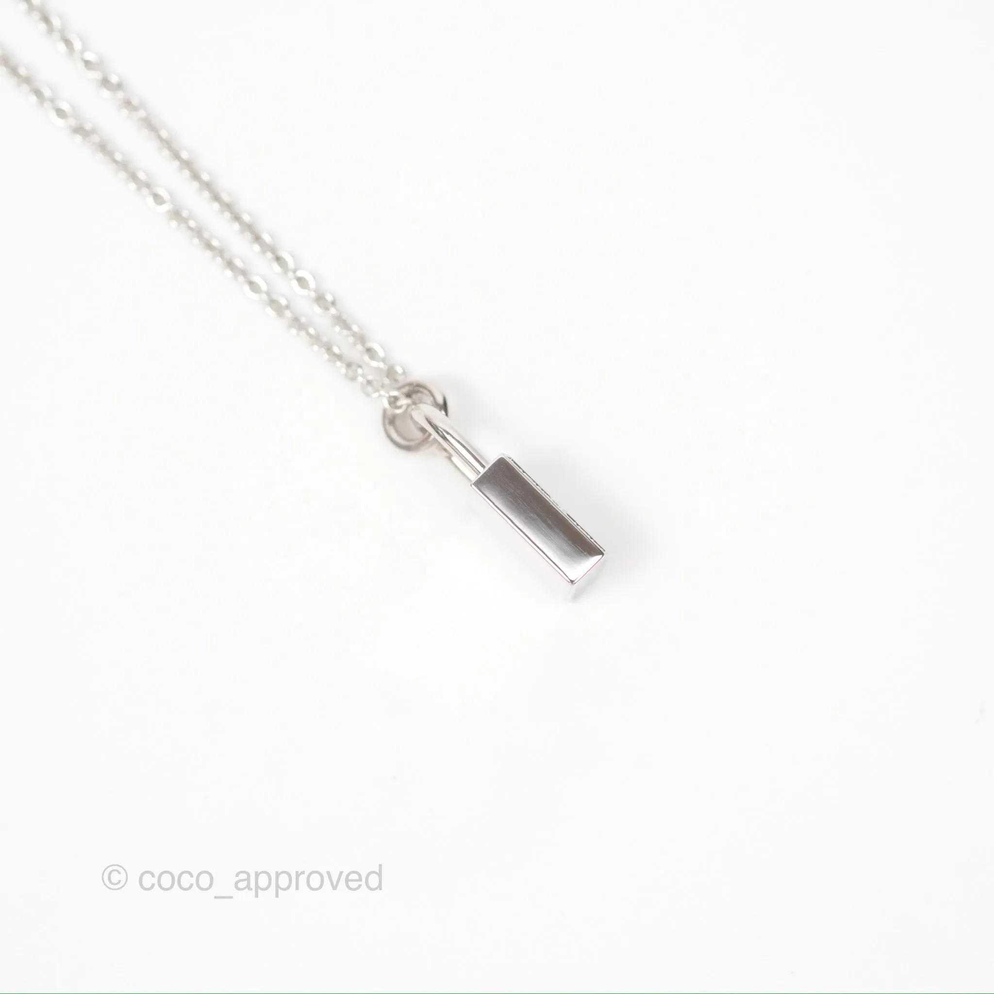 Hermes Kelly Cadenas Pendant White Gold Necklace
