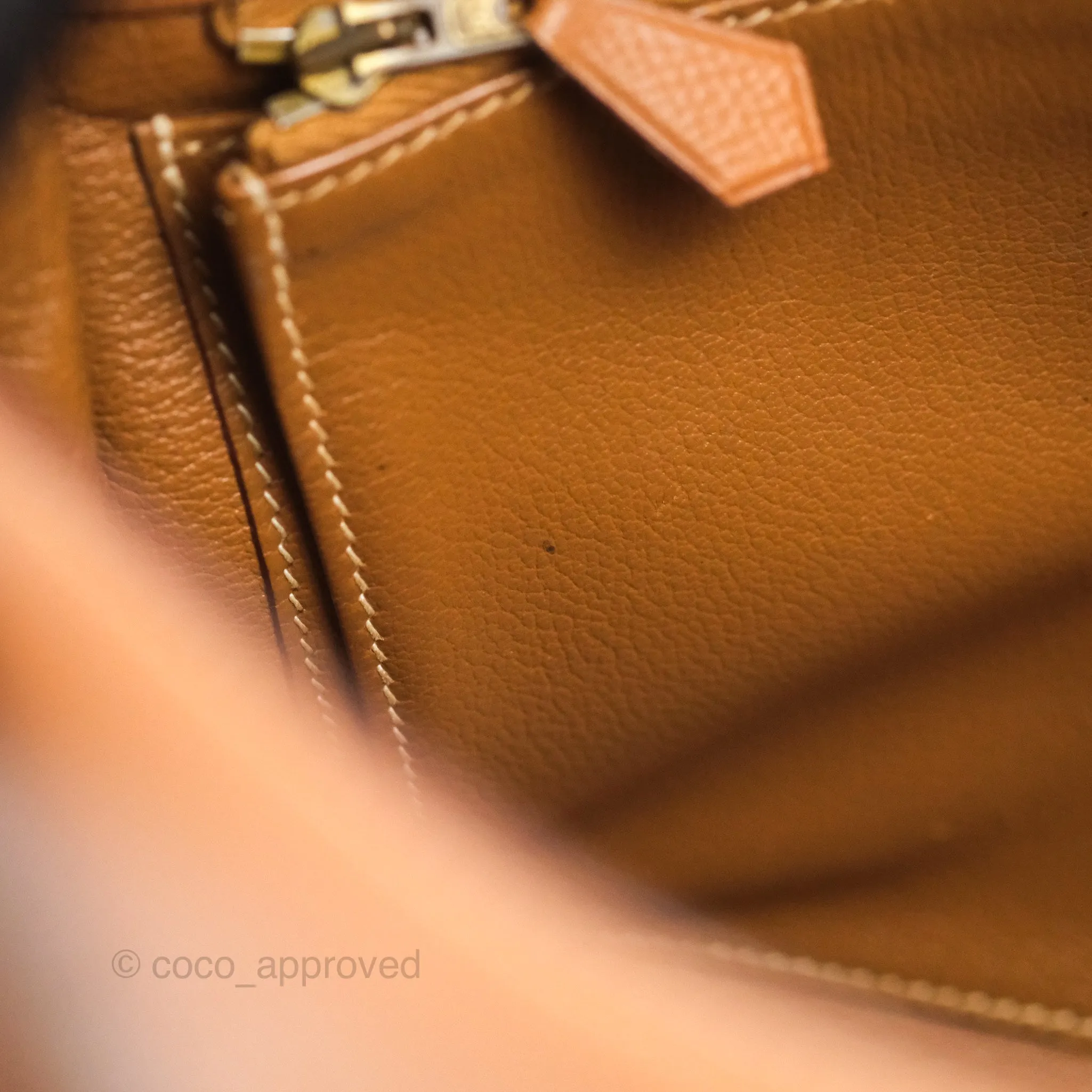 Hermes Vintage Kelly 32 Retourne Natural Gold Hardware