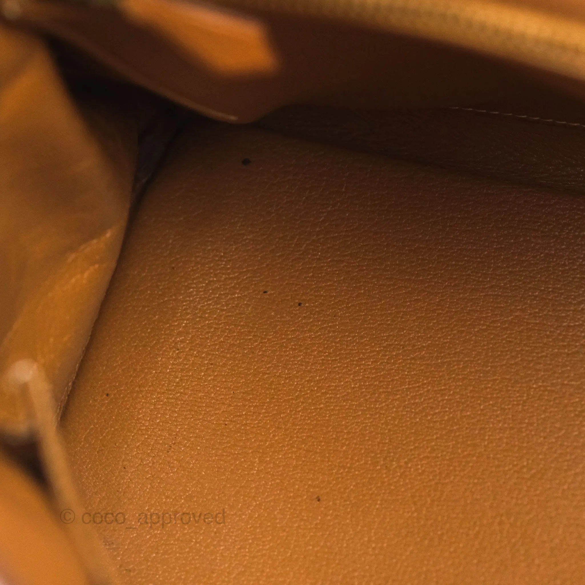 Hermes Vintage Kelly 32 Retourne Natural Gold Hardware