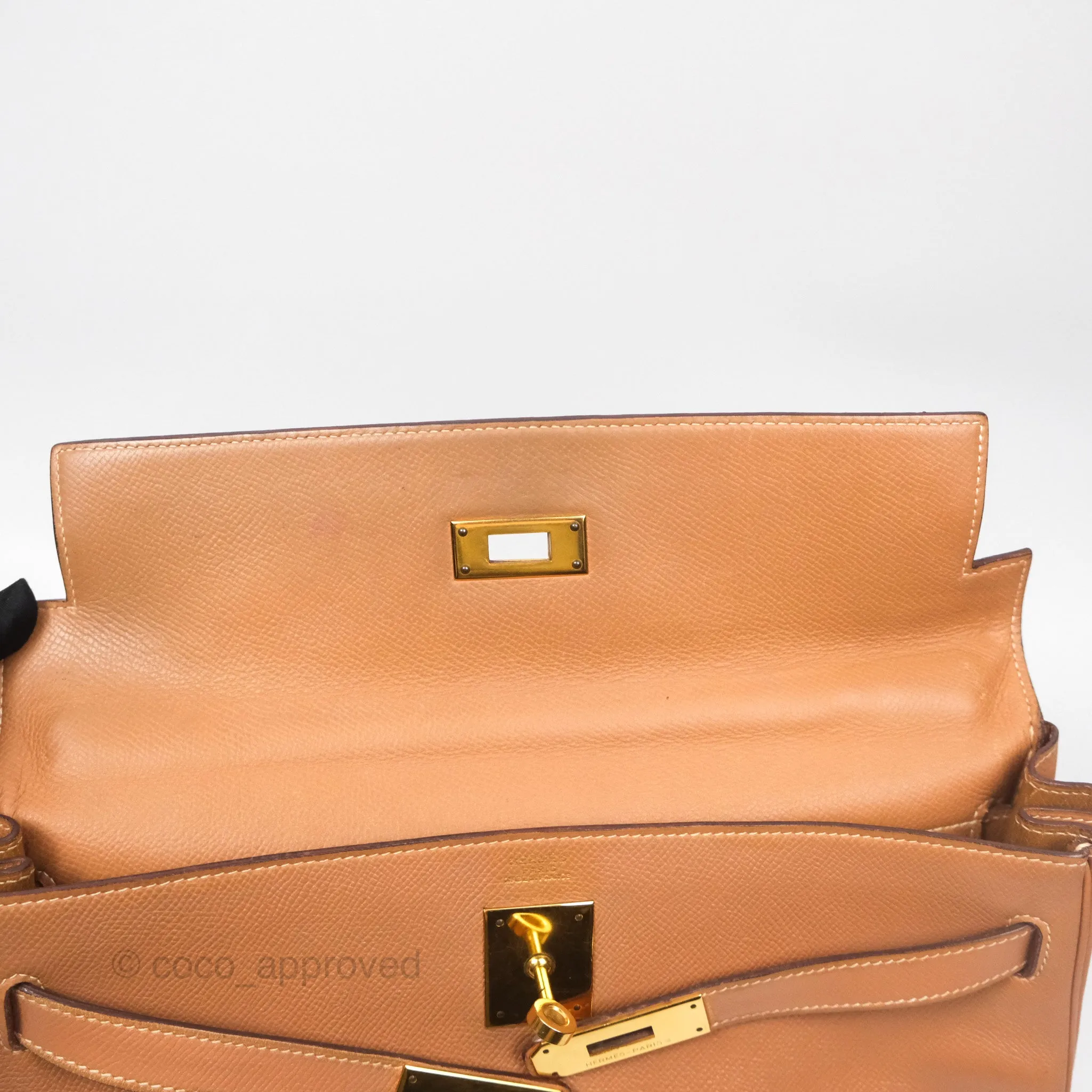 Hermes Vintage Kelly 32 Retourne Natural Gold Hardware