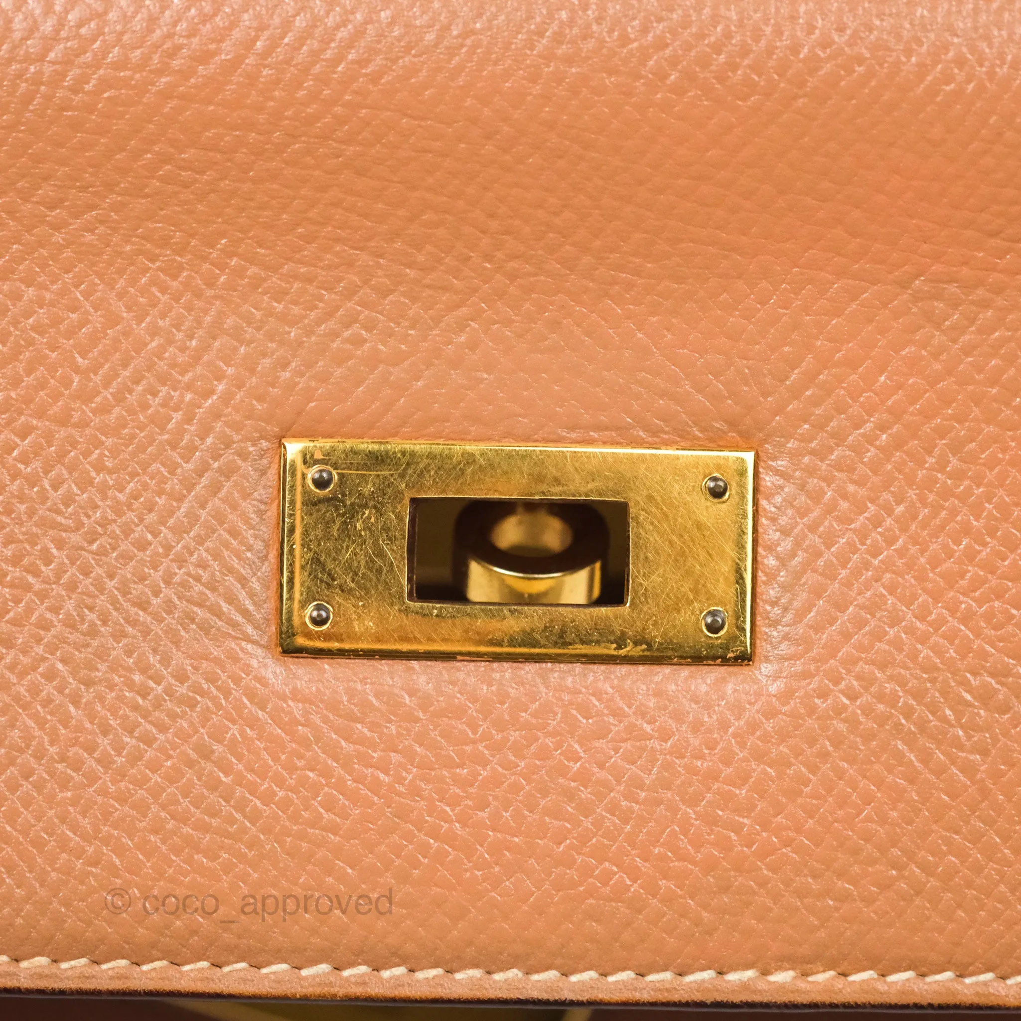 Hermes Vintage Kelly 32 Retourne Natural Gold Hardware