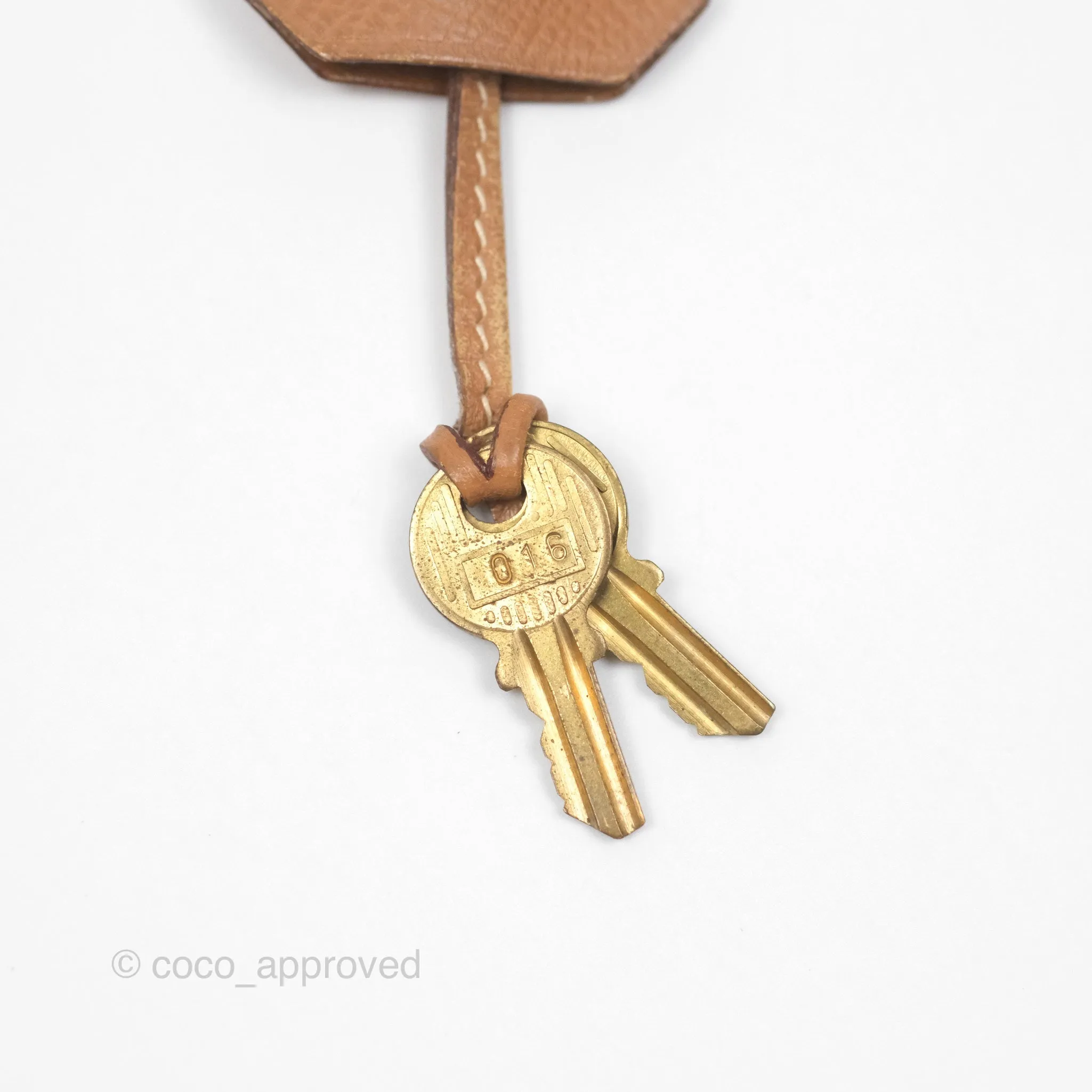 Hermes Vintage Kelly 32 Retourne Natural Gold Hardware