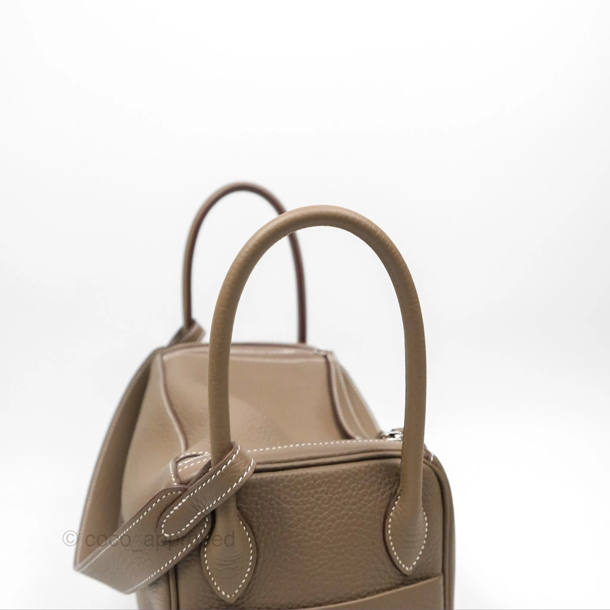 Herms Lindy 26 Etoupe 18 Clemence Palladium Hardware