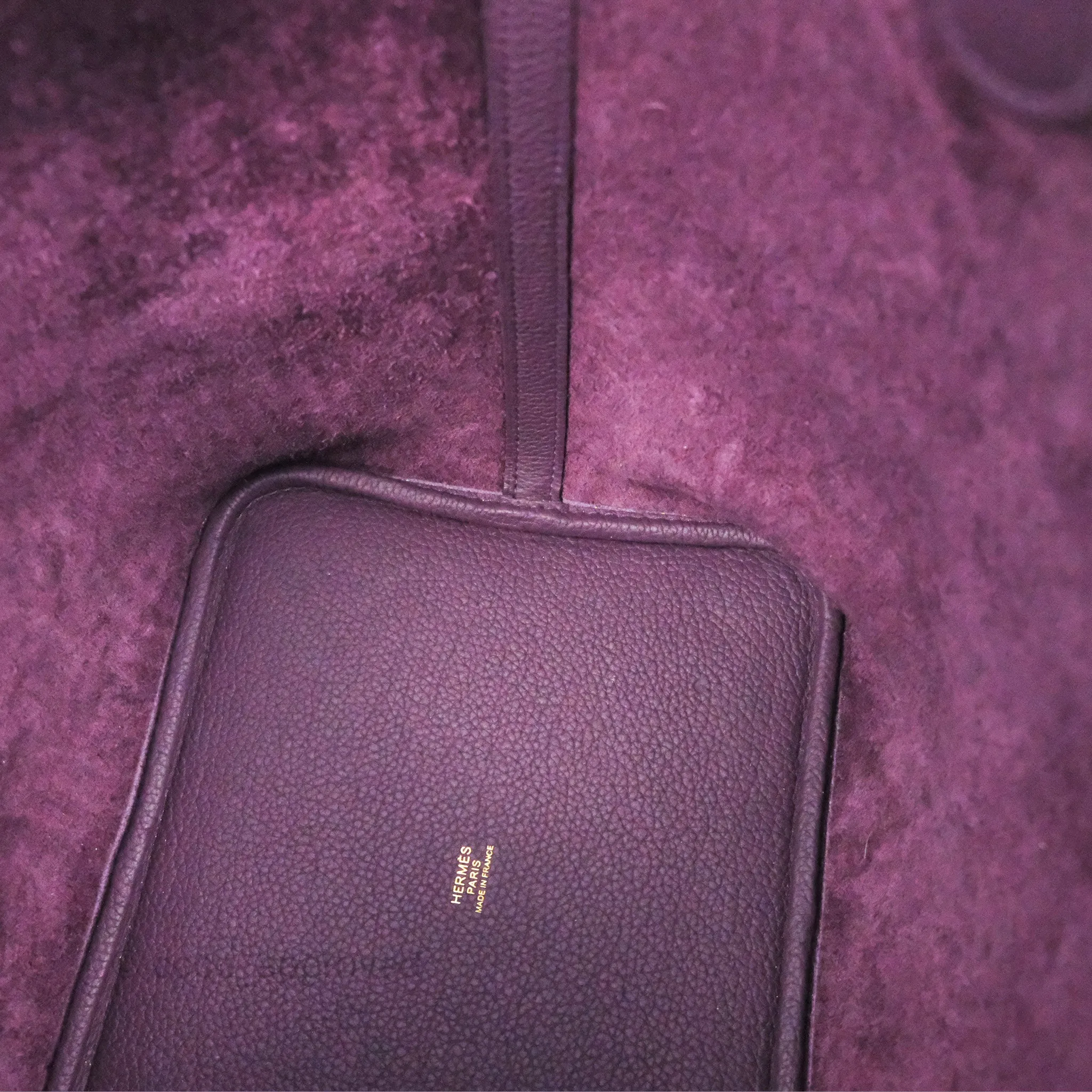 Herms Picotin 22 Lock Cassis Taurillon Maurice Gold Hardware