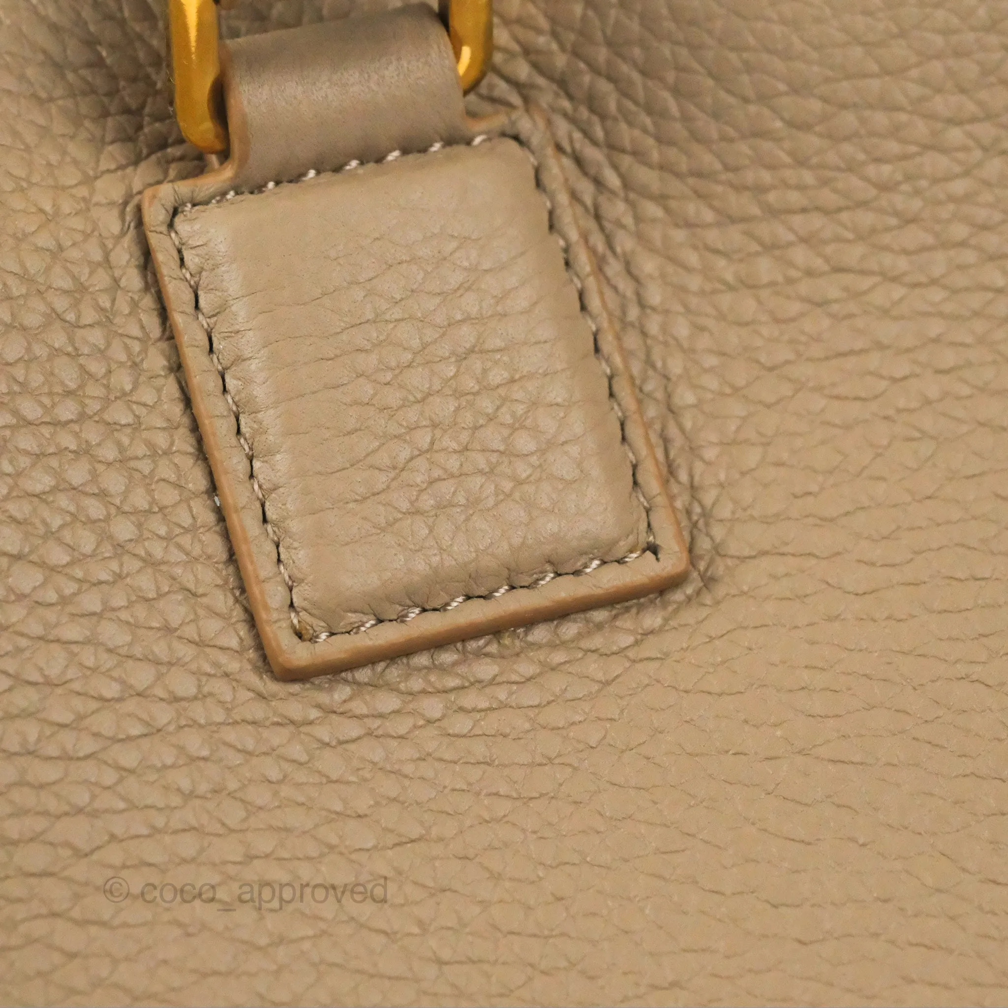 Loewe Amazona 23 Bag Sand Soft Grained Calfskin