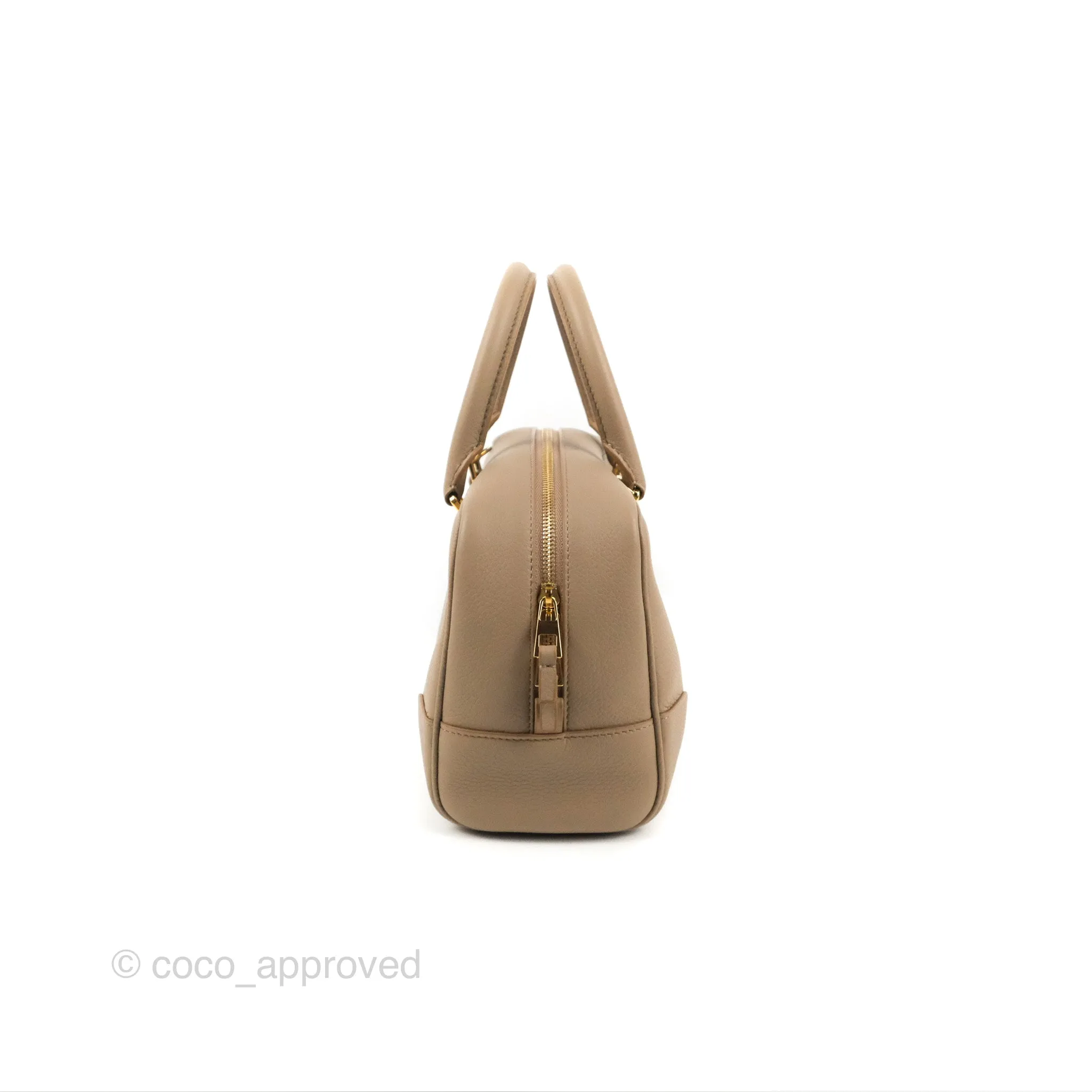 Loewe Amazona 23 Bag Sand Soft Grained Calfskin