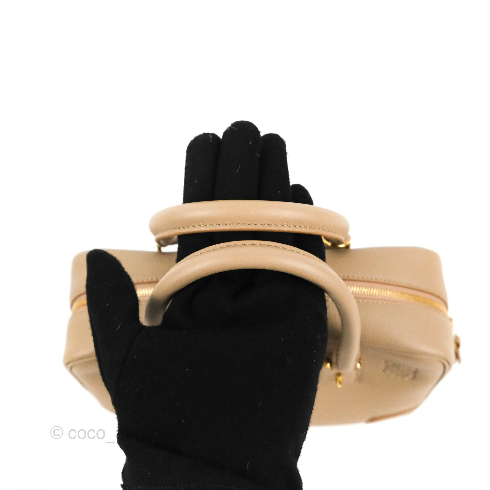 Loewe Amazona 23 Bag Sand Soft Grained Calfskin