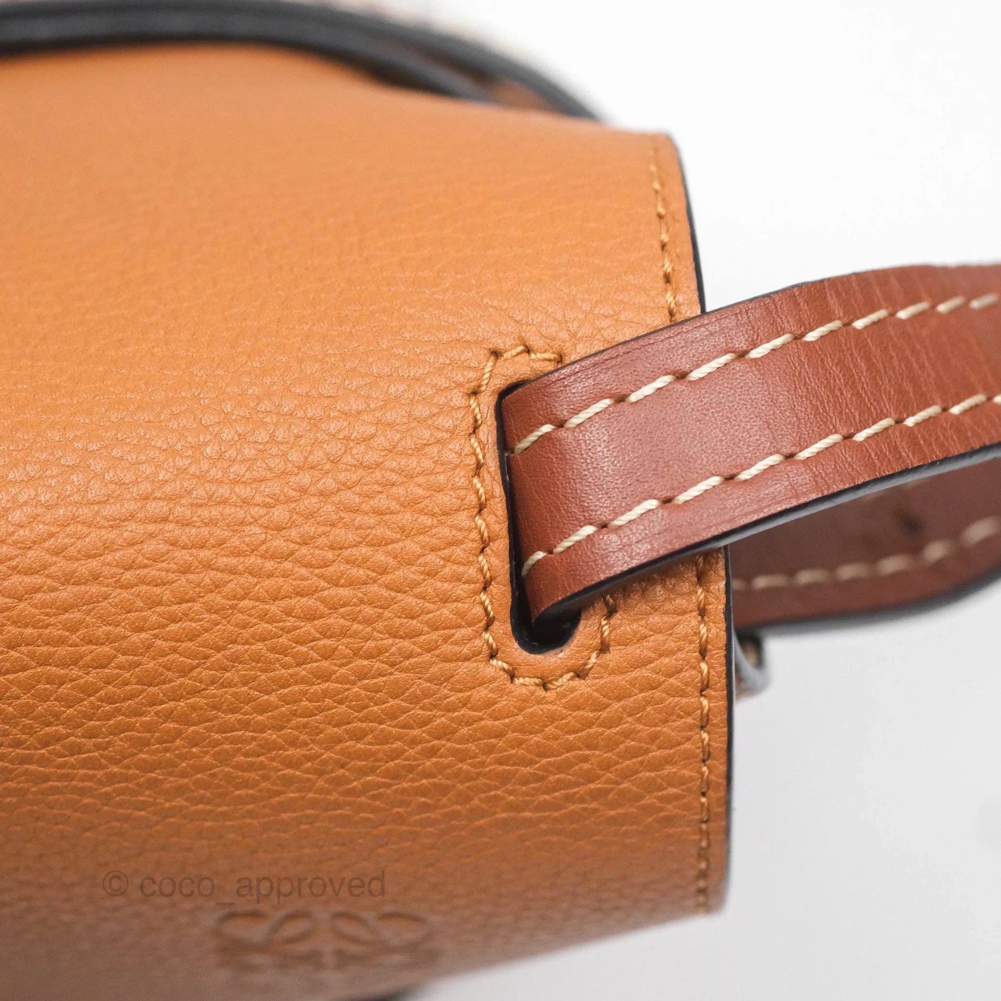 Loewe Small Gate Bag Grained Calfskin in Tan